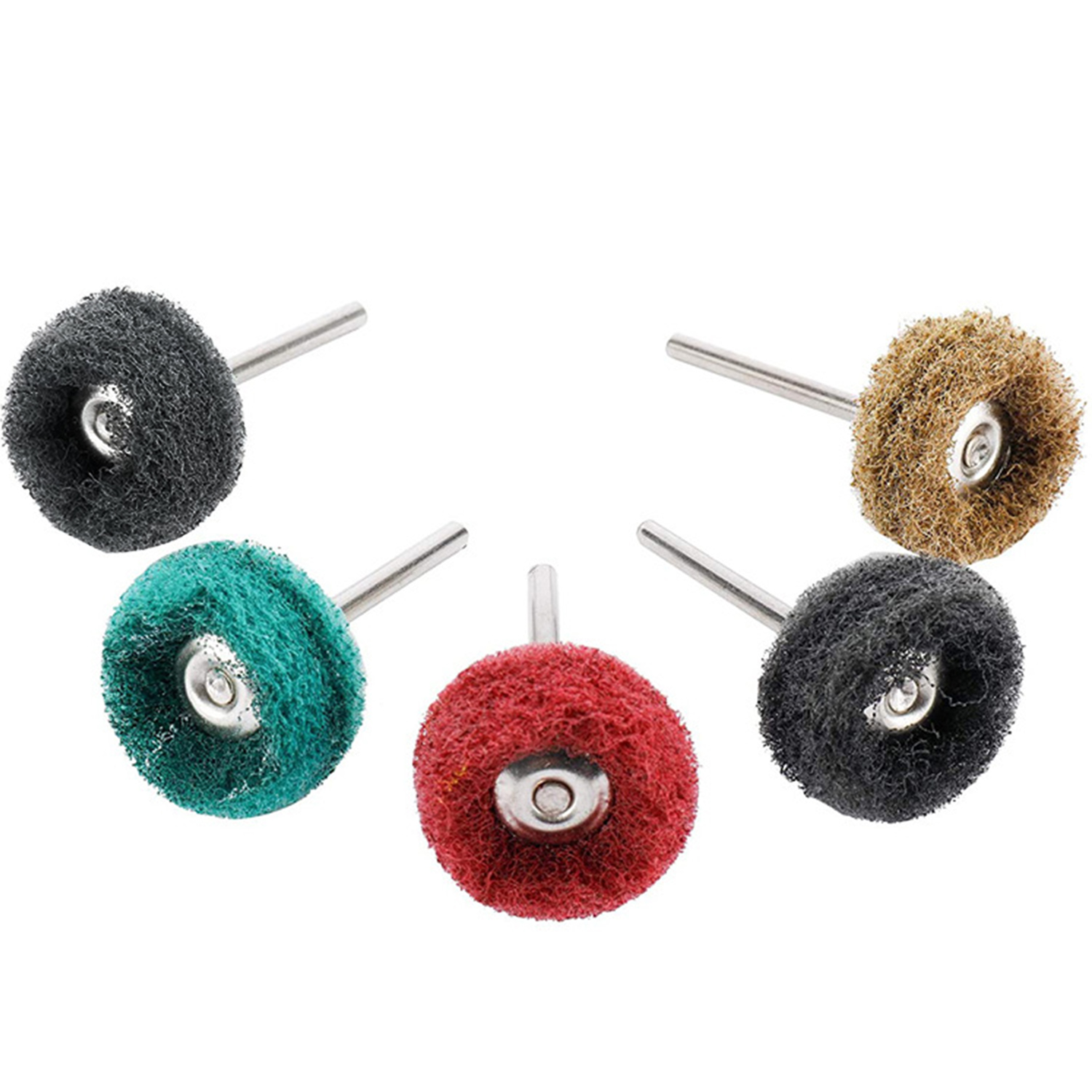 Pięć kolorowych kół polerskich z metalowymi trzonkami, na białym tle.