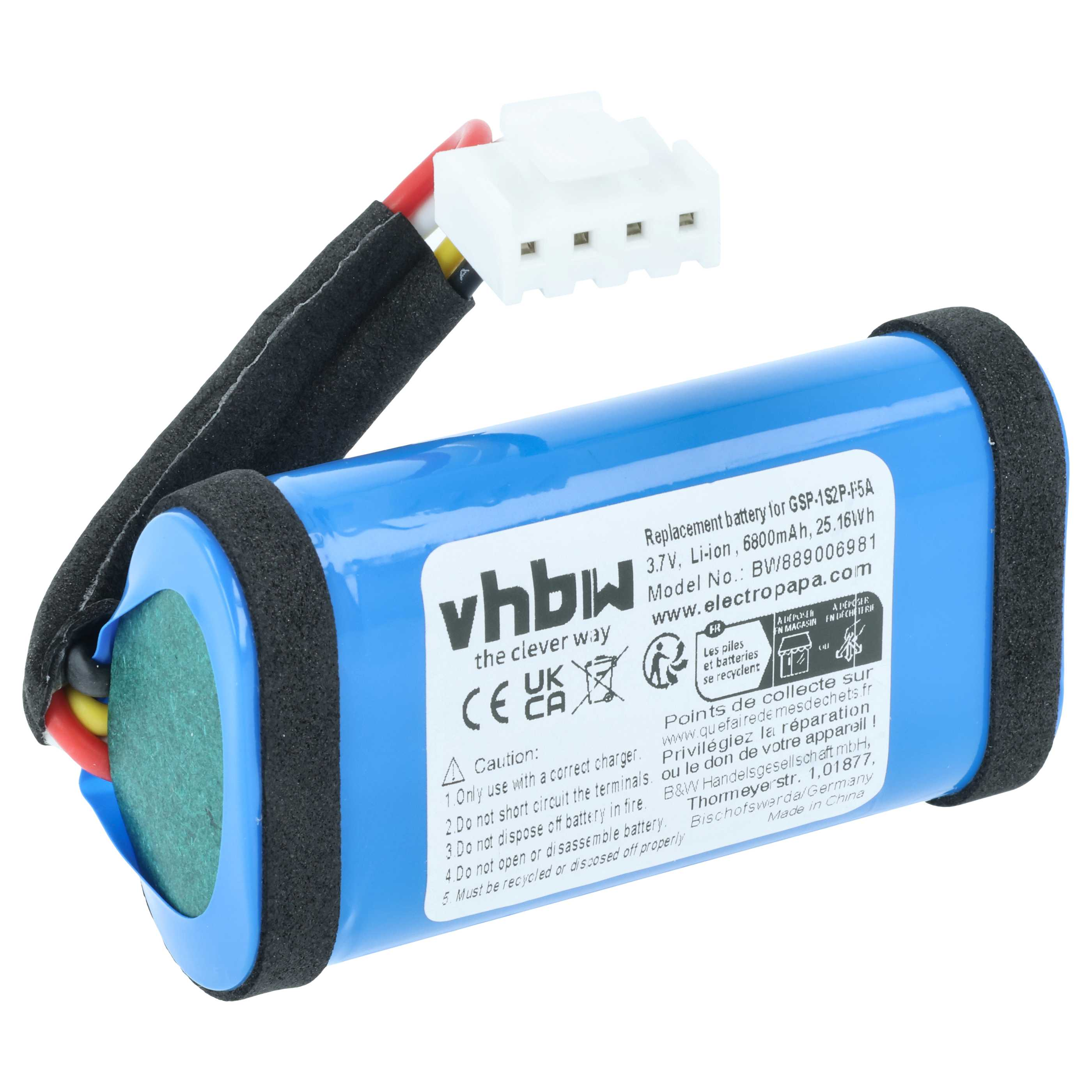 Eine blaue Lithium-Ionen-Batterie mit Kabel und Stecker, mit Warnhinweisen.