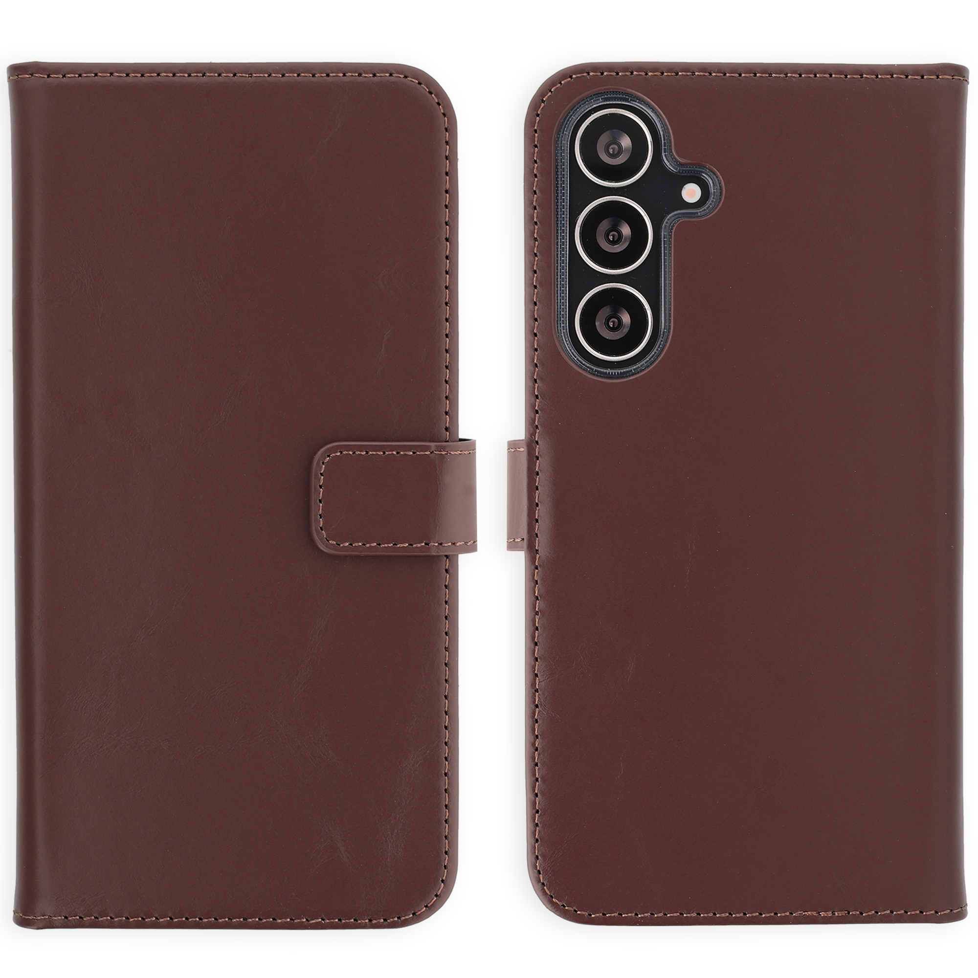 Bruine leren telefoonhoes met drievoudige camera aan de rechterkant.