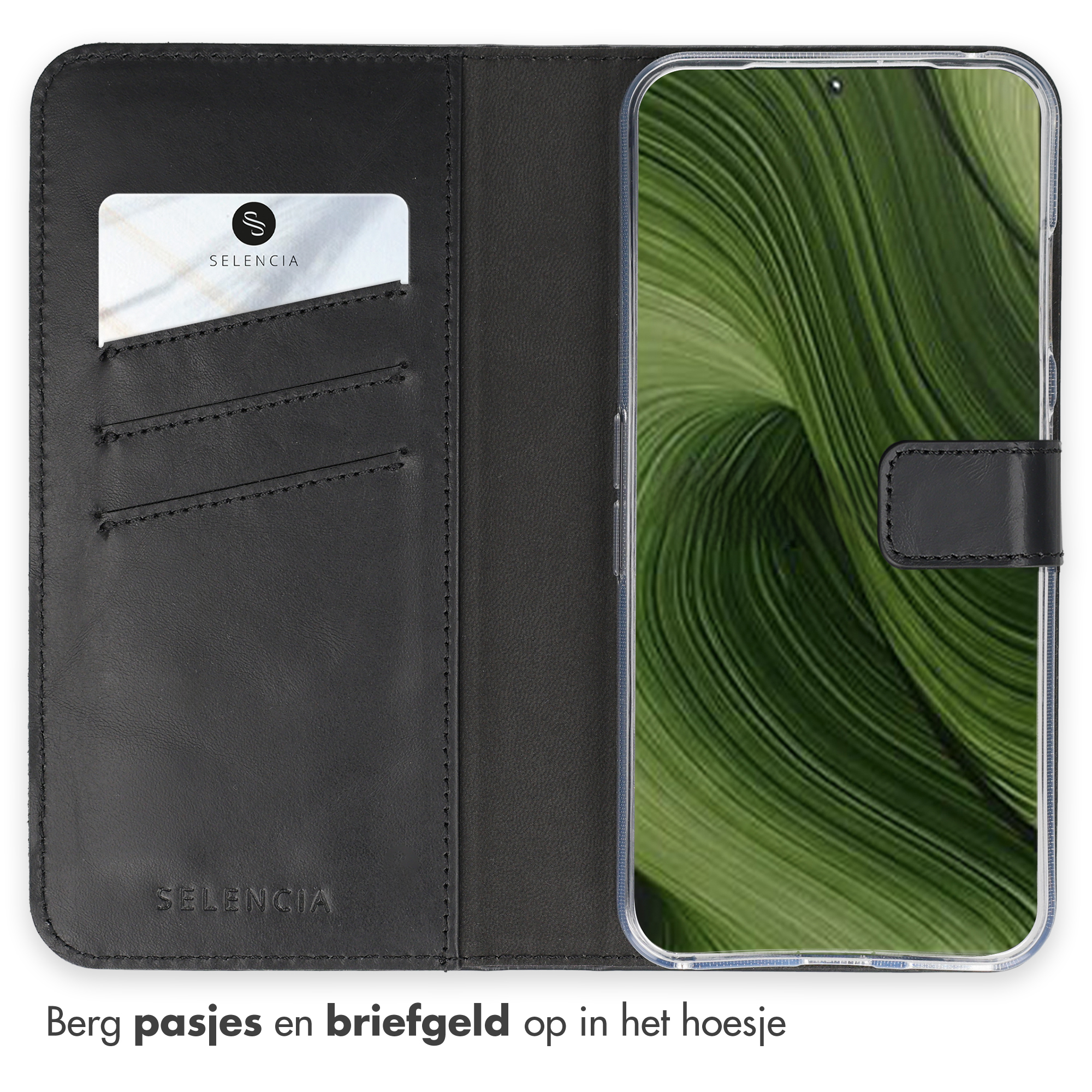 Zwart leren flip hoesje met kaarthouders en een groen achtergrond op de telefoon.