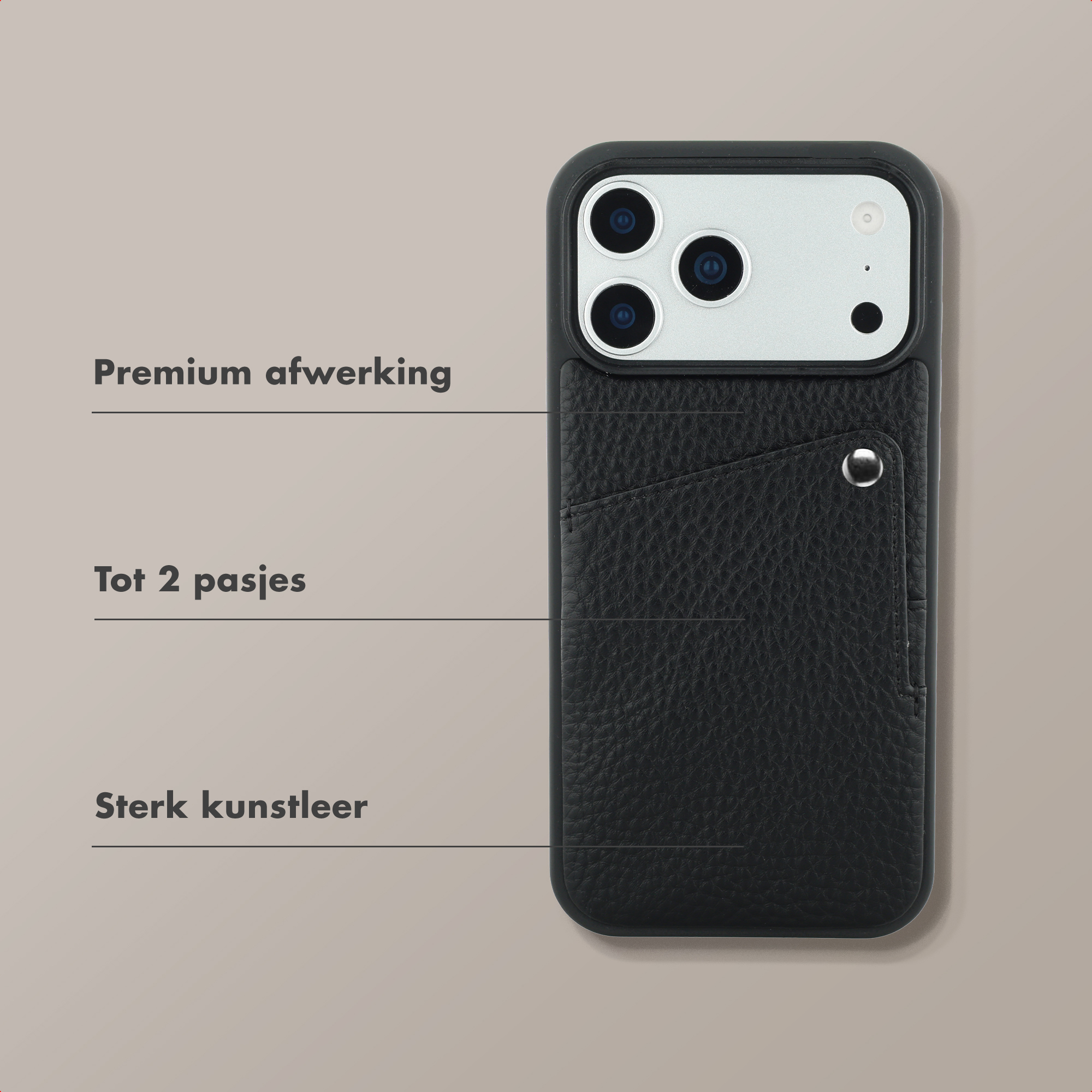 Coque de téléphone noire en cuir avec fente pour carte et trois objectifs.