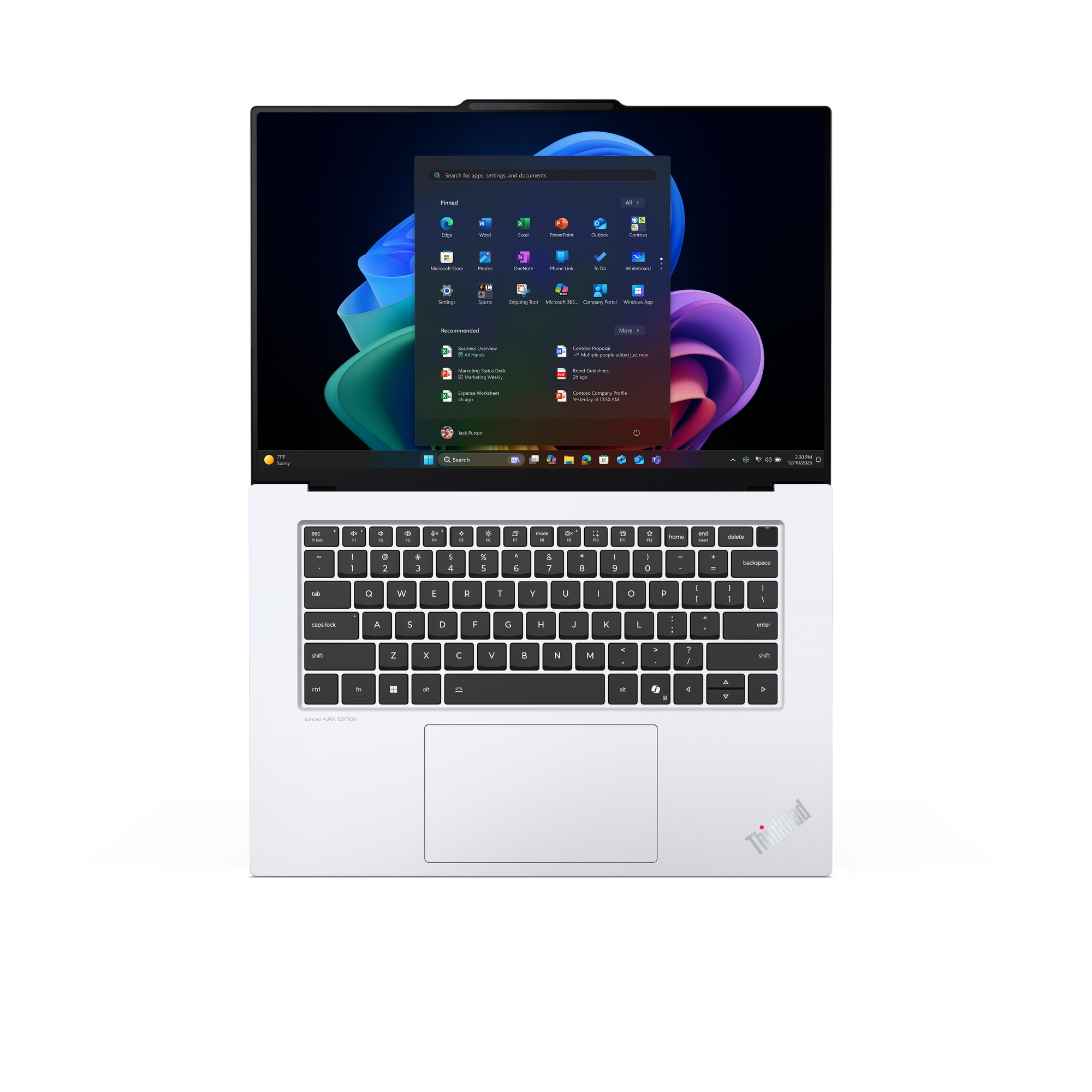 Un laptop bianco che mostra il menu Start di Windows 11 e la sua tastiera.
