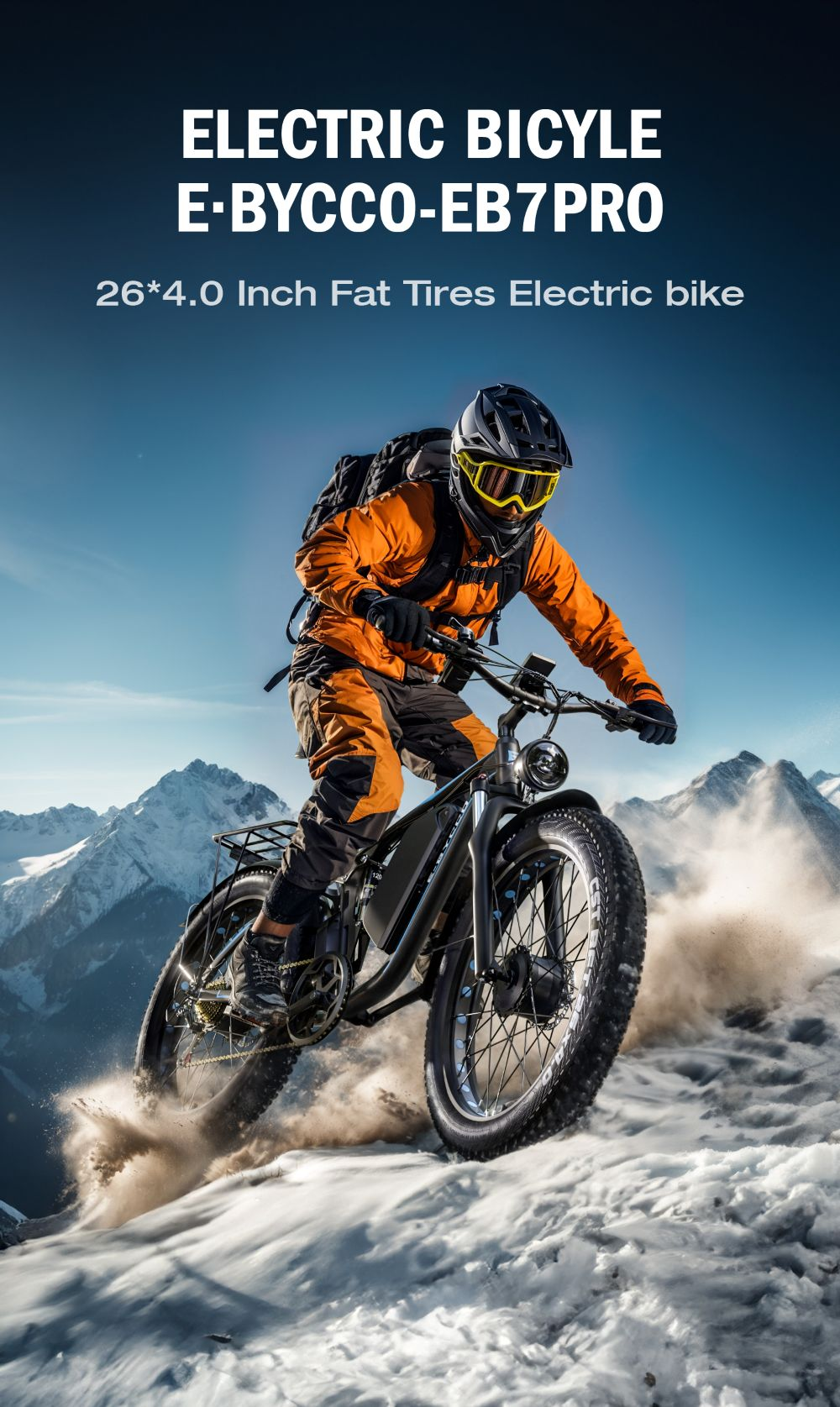 Hombre con chaqueta naranja monta e-bike de llantas anchas en sendero nevado.