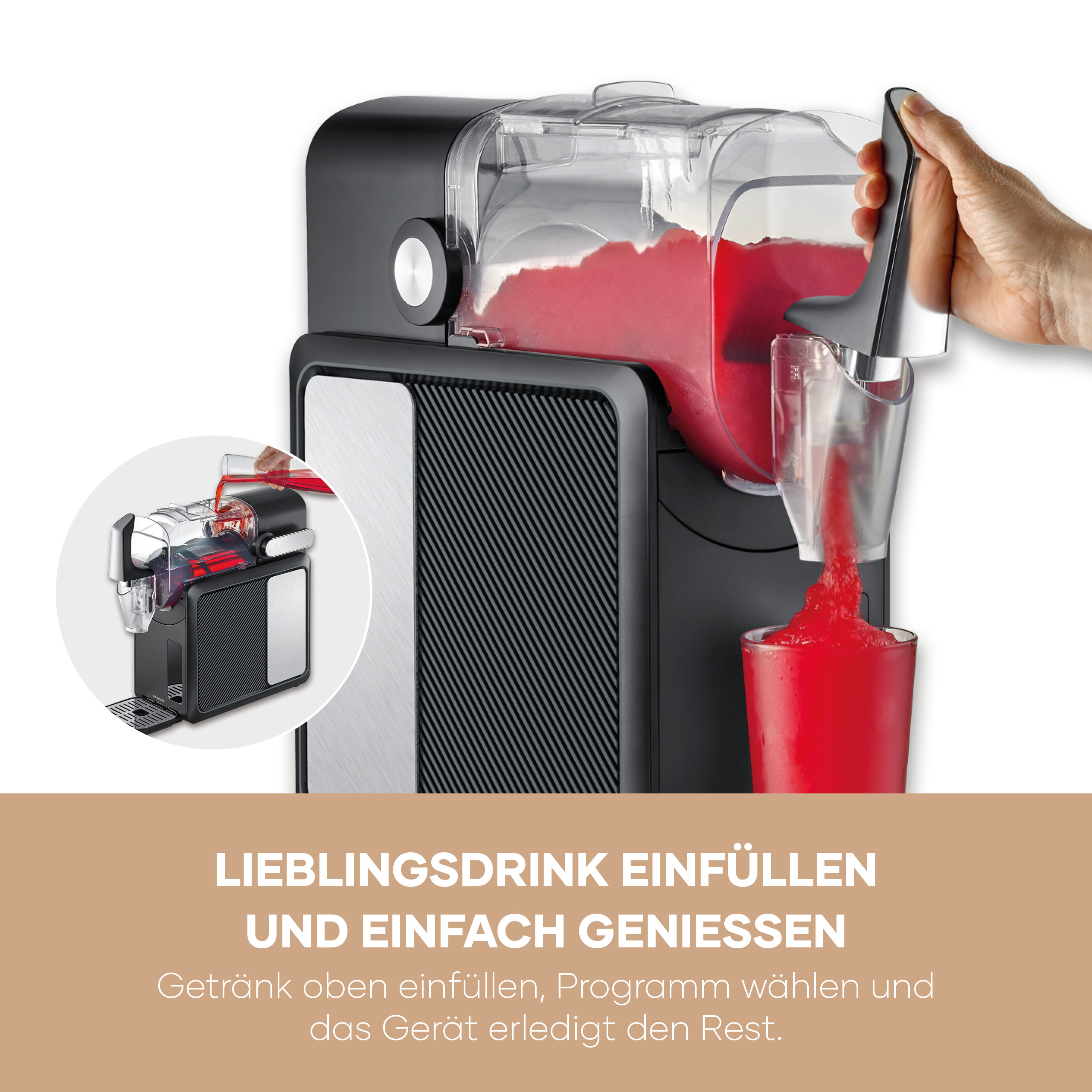 Eine Person hält den Griff eines Mixers und gibt roten Slush in ein Glas.