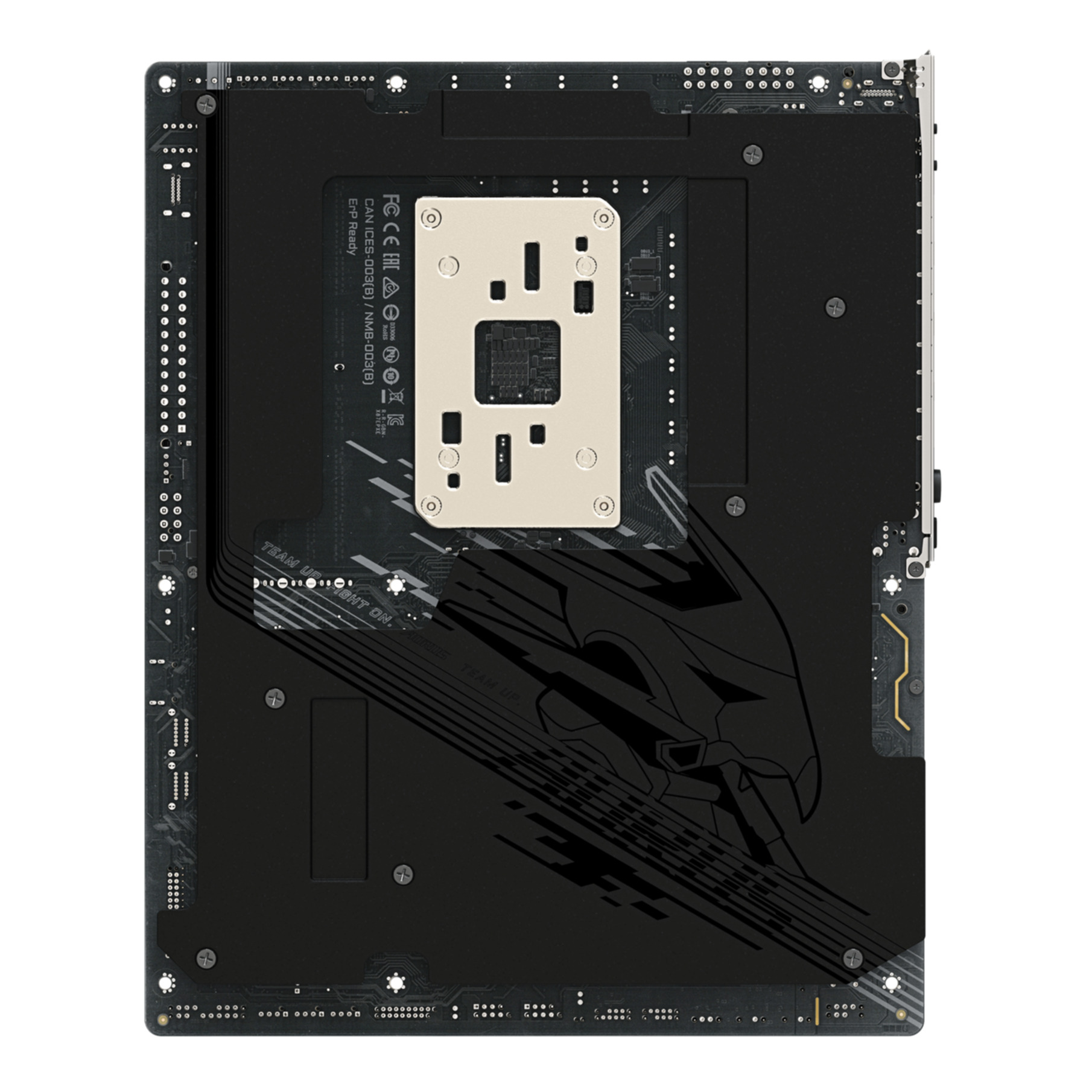 Achterkant van een zwart moederbord met zilveren CPU-socket en gouden accenten. Bevat tekst en afbeeldingen.
