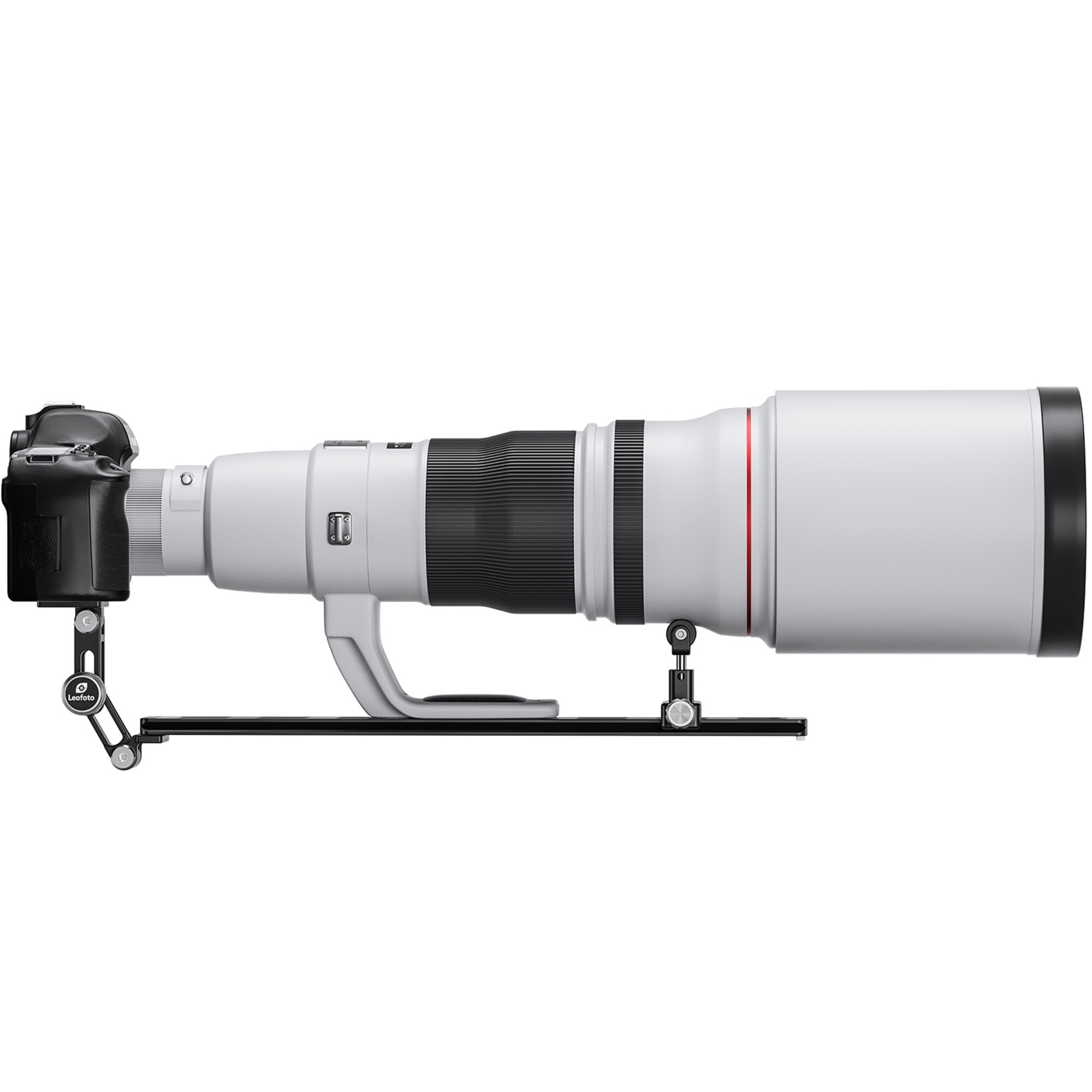Eine schwarze DSLR-Kamera ist an ein weißes Teleobjektiv an einer schwarzen Stativhalterung befestigt.