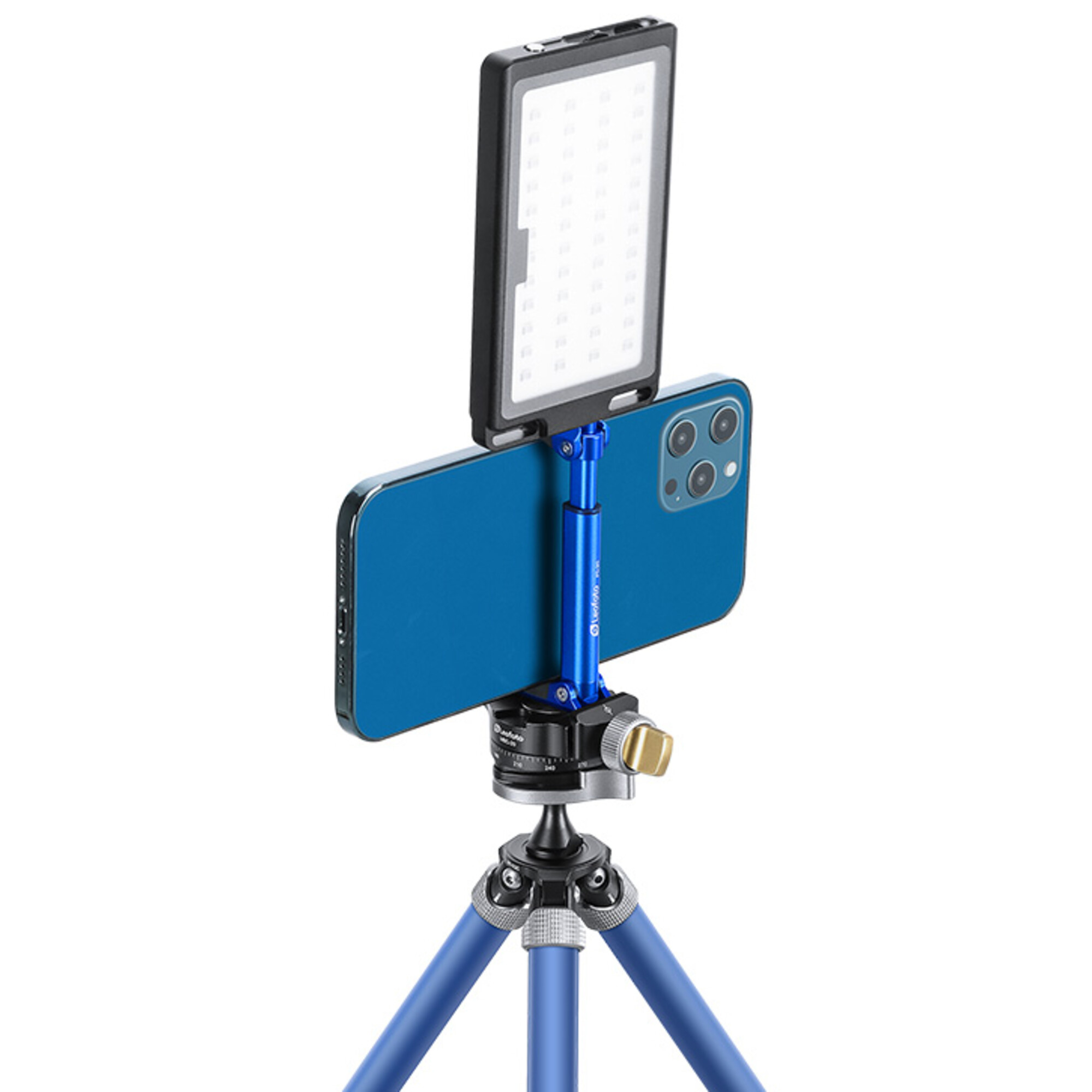 Ein blaues iPhone mit einer Lichtplatte ist auf einem blauen Stativ montiert.