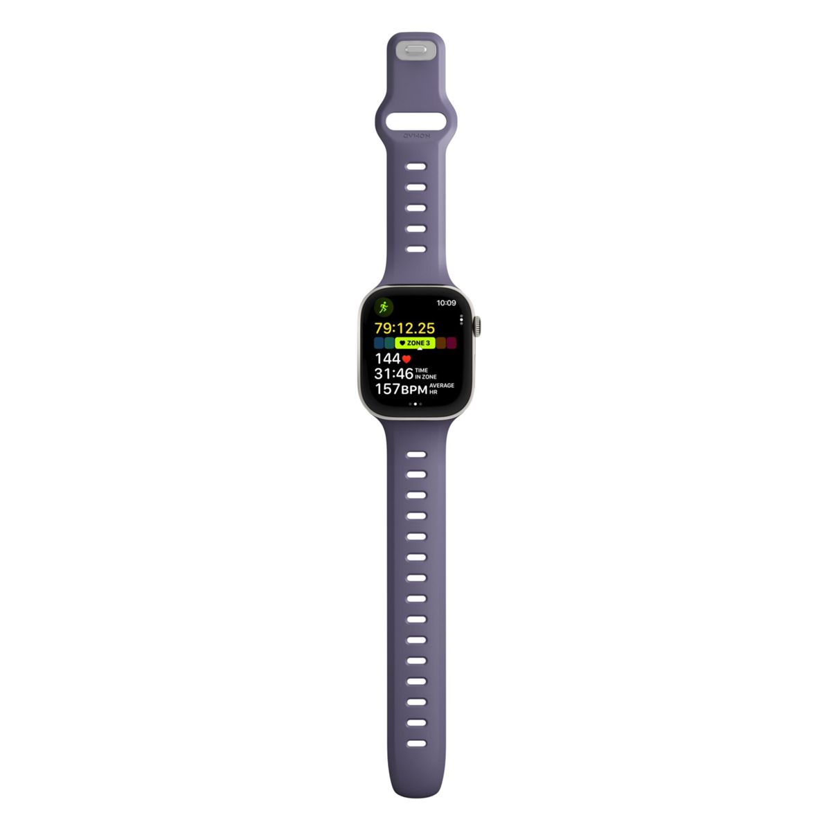 Uno smartwatch viola con un riepilogo dell'allenamento sullo schermo è centrato su sfondo bianco.