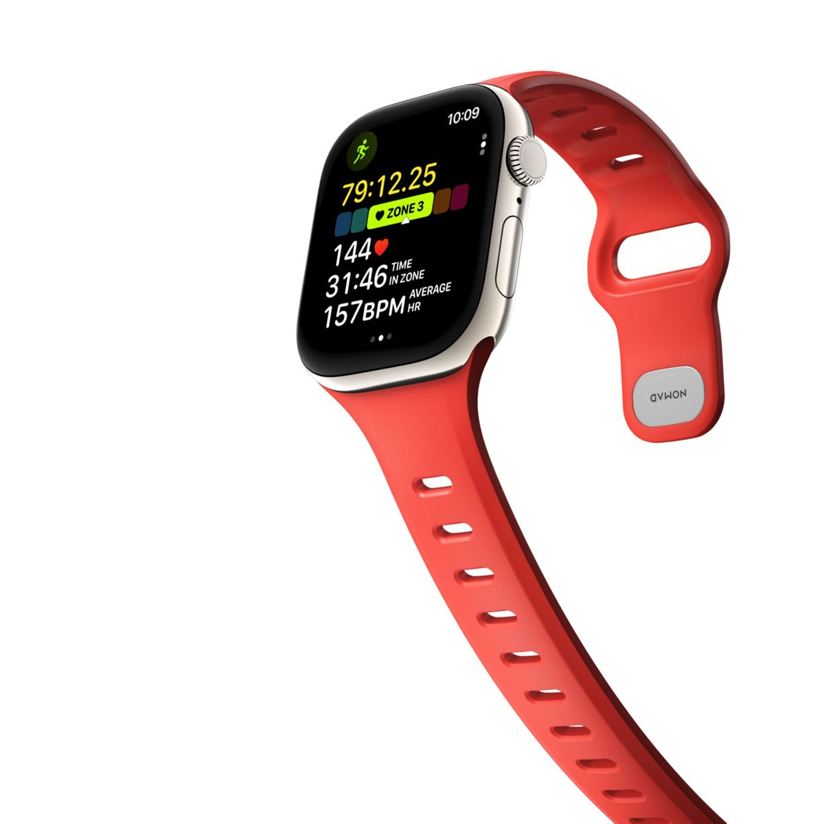 Un Apple Watch rojo con datos de entrenamiento en pantalla.