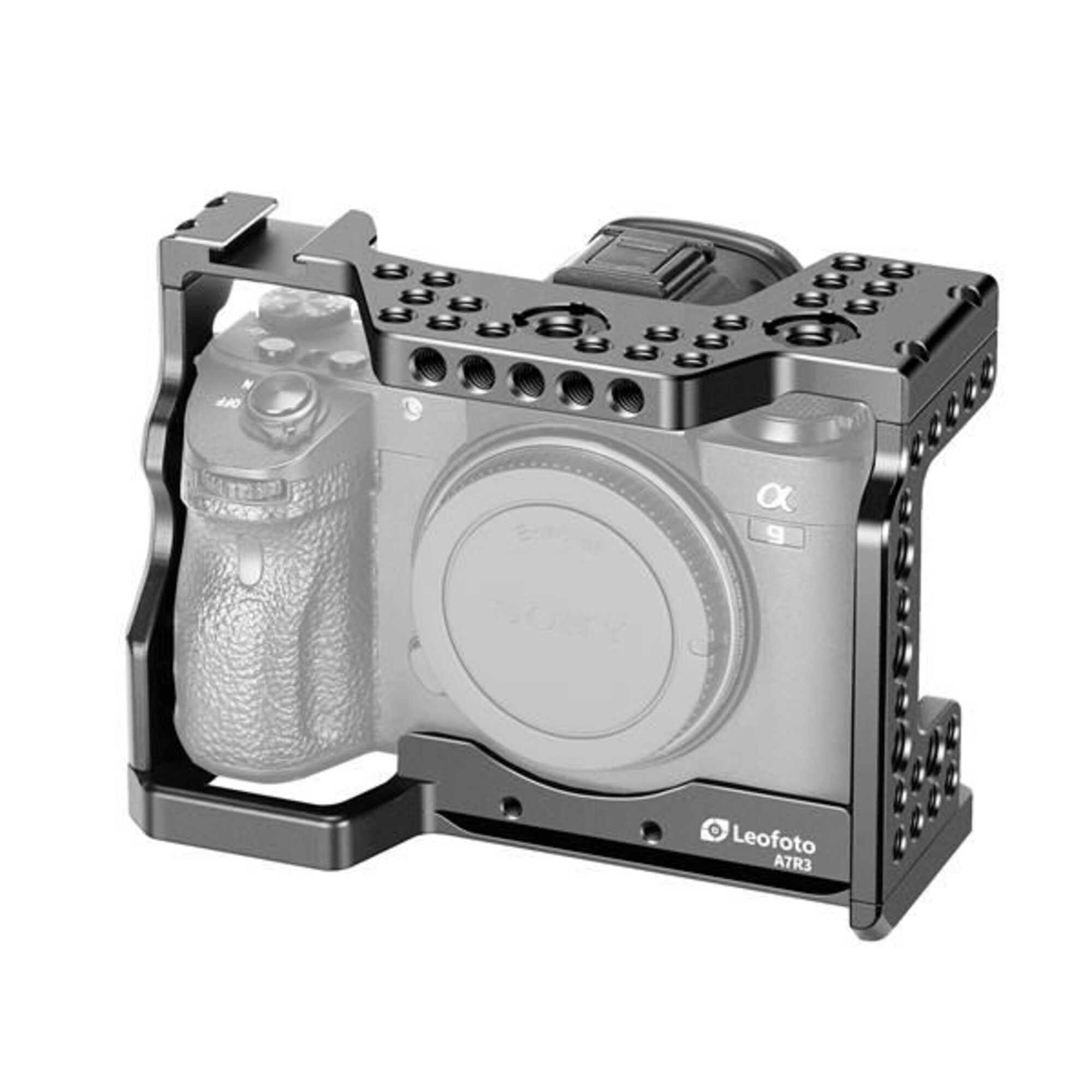 Ein schwarzer Kamerakäfig umgibt eine Sony-Kamera mit aufgesetzter Objektivkappe.