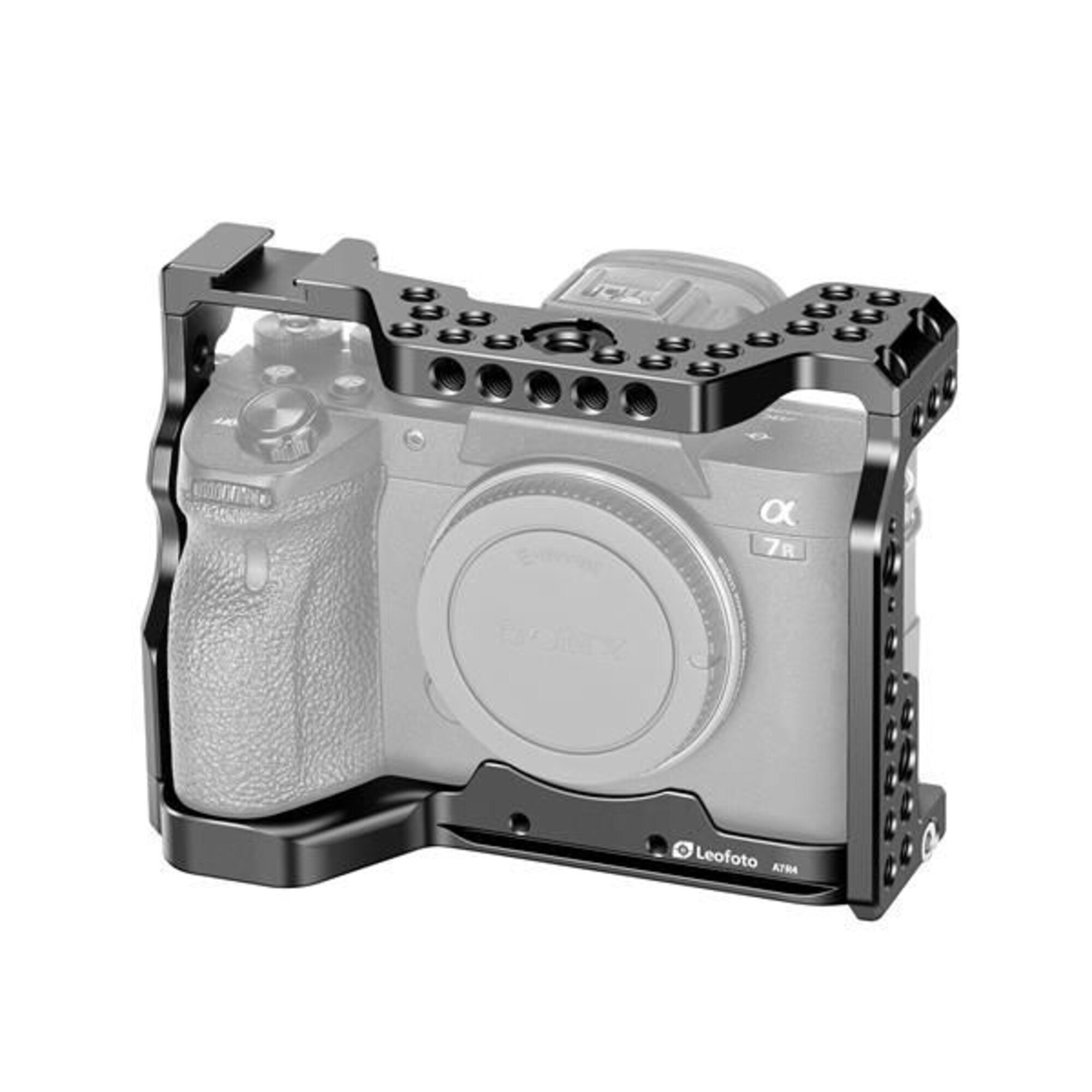 Ein schwarzer Kamerakäfig umgibt ein Sony Alpha 7R Kameragehäuse. Der Käfig hat Befestigungspunkte.