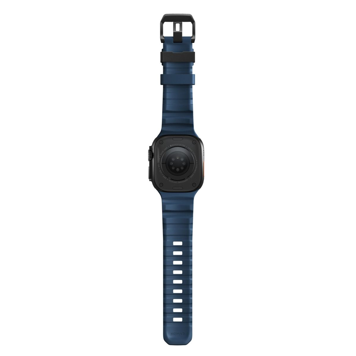 Un cinturino blu con fibbia nera è attaccato a uno smartwatch nero.