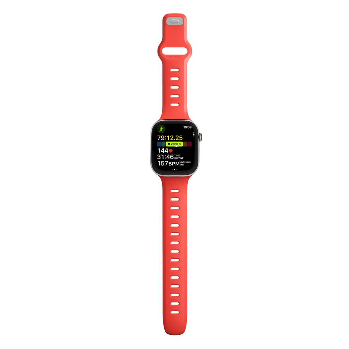 Un Apple Watch rosso con display di monitoraggio fitness è mostrato su sfondo bianco.