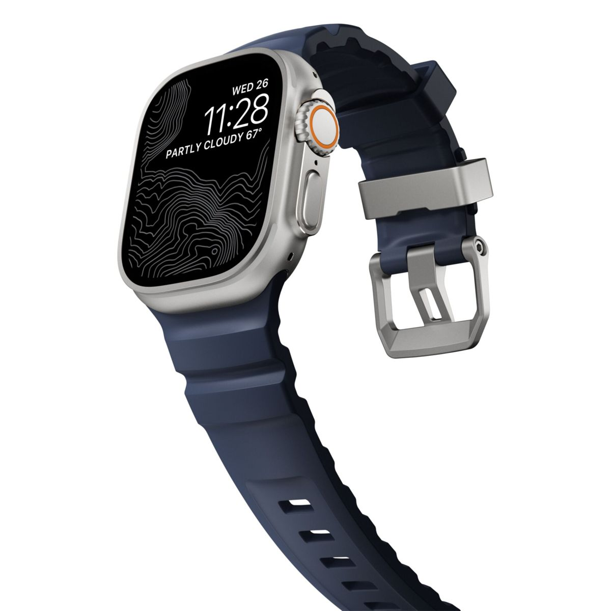 Un reloj inteligente plateado con correa azul y hebilla plateada sobre fondo blanco.