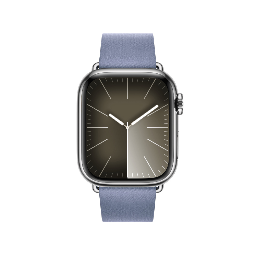 Uno smartwatch argentato con cinturino blu e quadrante scuro.