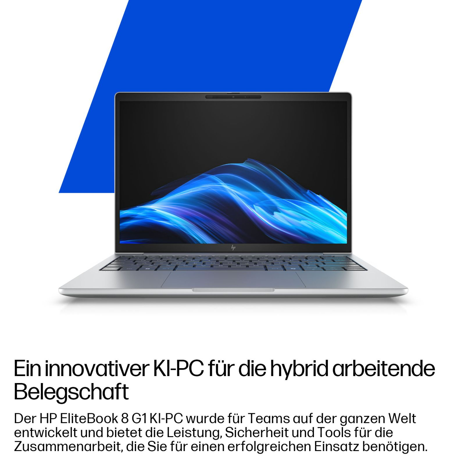 Srebrny laptop HP EliteBook z abstrakcyjnym niebieskim światłem na ekranie na tle niebiesko-białym.