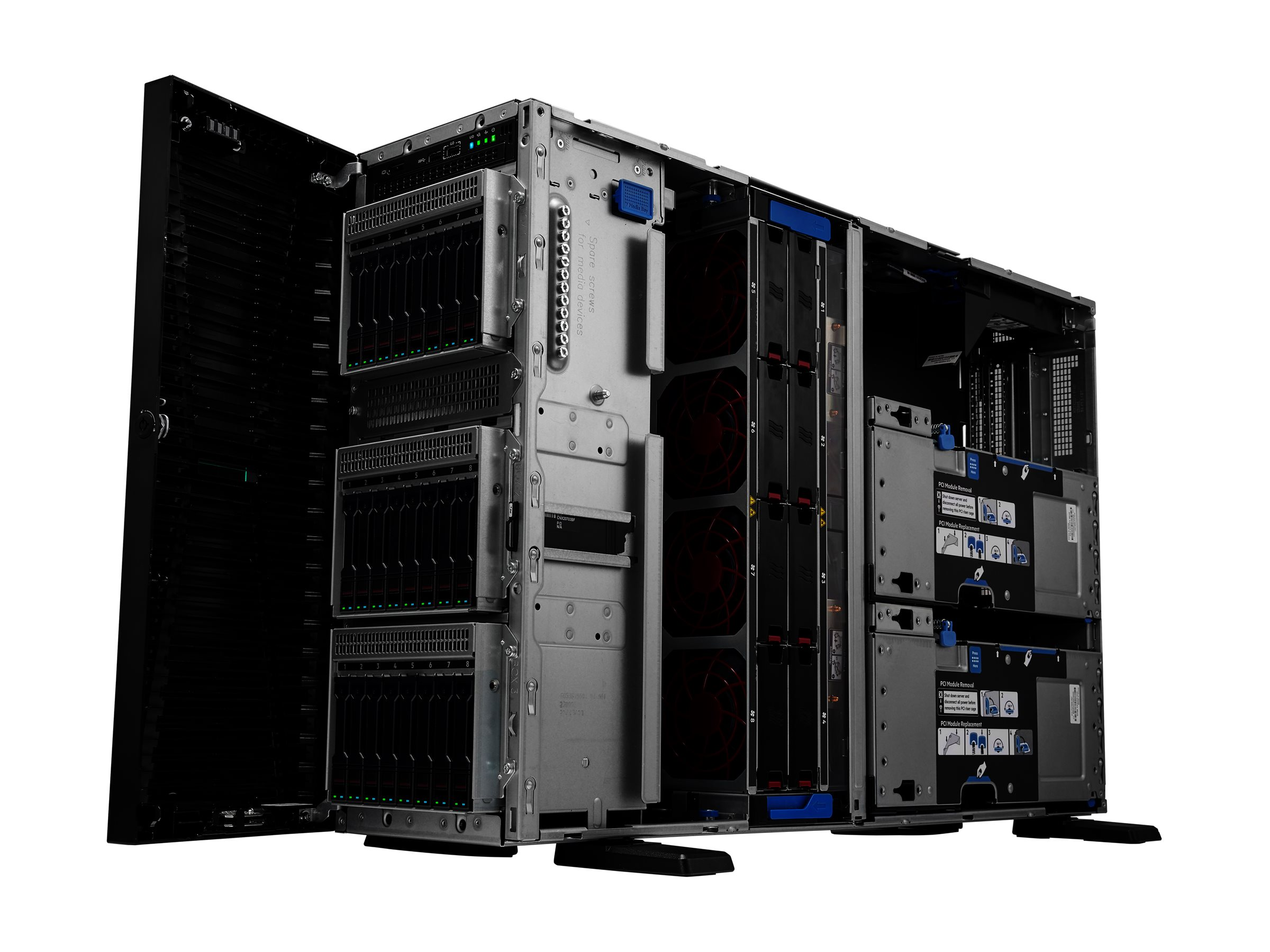 Un server aperto con vani per hard disk, ventole e moduli PCI visibili.