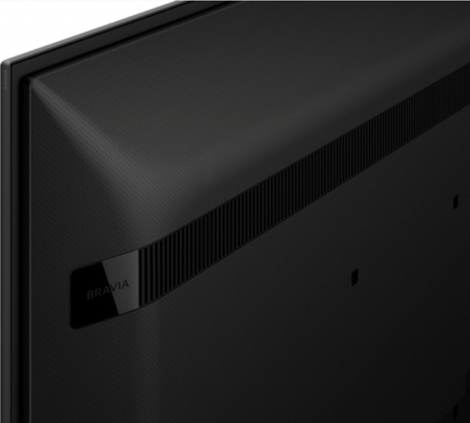 Zbliżenie na czarny, teksturowany tył telewizora Sony Bravia z otworami wentylacyjnymi.