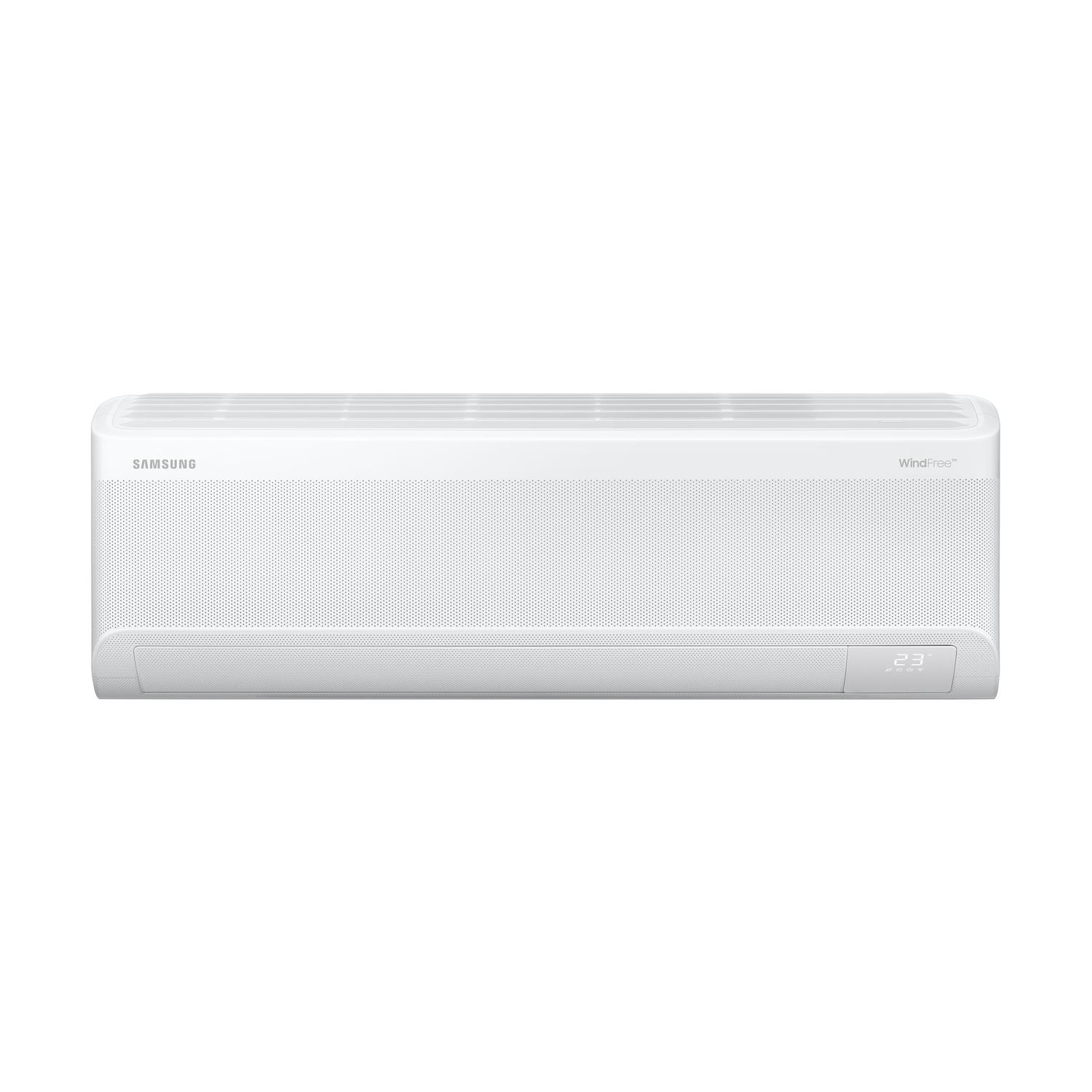 Un condizionatore Samsung WindFree bianco con display digitale che mostra 23 gradi.