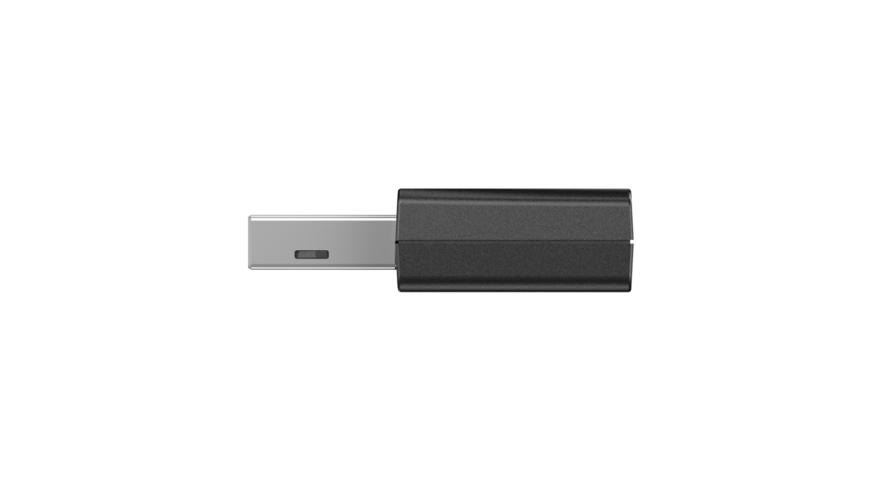 Gümüş fişli siyah USB adaptörü beyaz arka planda.