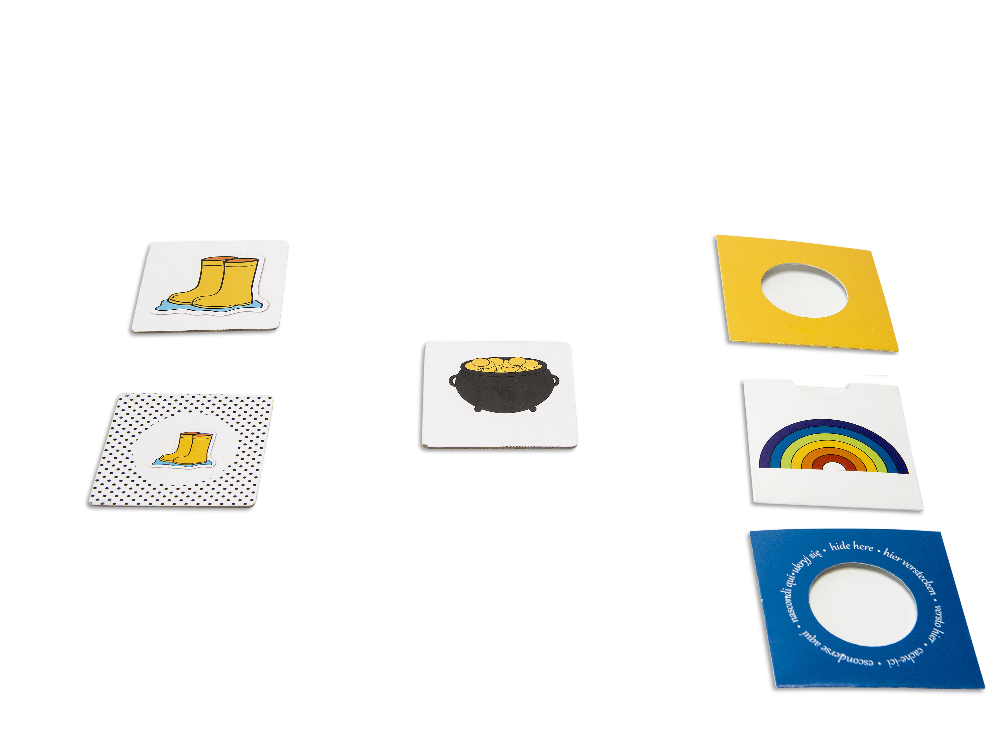 Stivali gialli, pentola di monete d'oro, arcobaleno e carte nascondino.