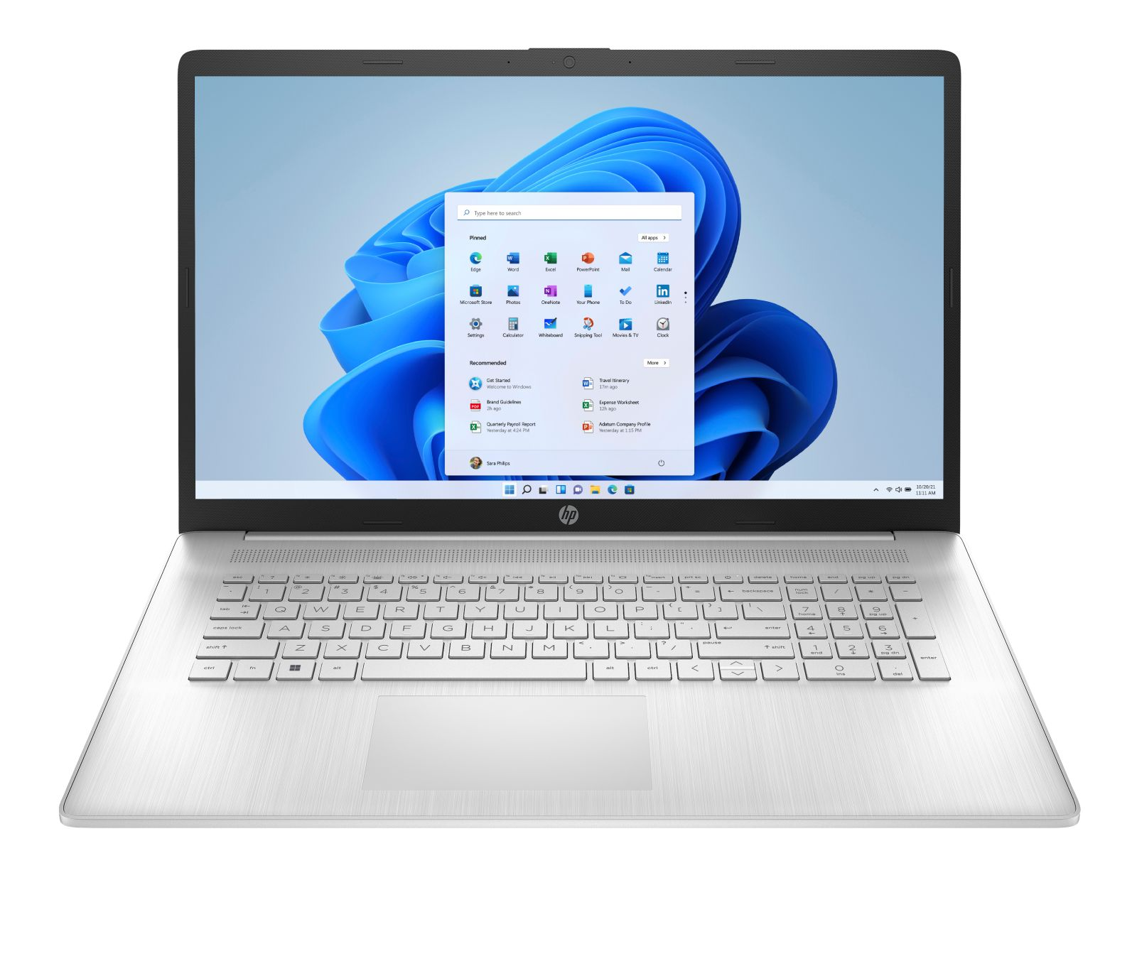 Laptop HP argentato con menu Start di Windows 11 aperto sullo schermo.