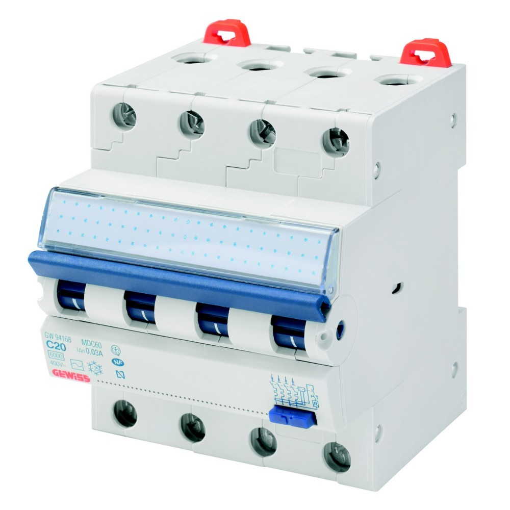 Un interruttore automatico bianco a tre poli con leve blu e rosse su sfondo bianco.