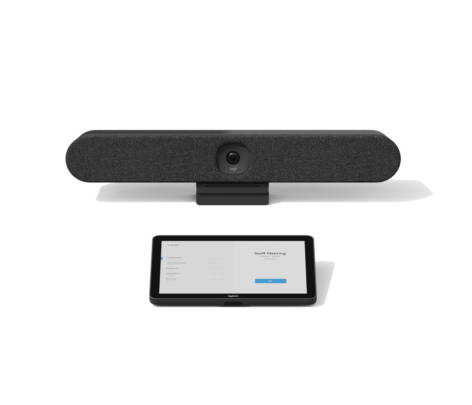 Una barra video Logitech nera con fotocamera è mostrata sopra un tablet nero che visualizza un calendario.