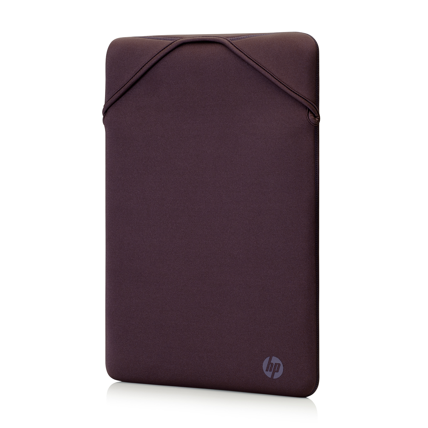 Eine dunkelviolette HP Laptoptasche mit diagonalem Nahtdetail und HP-Logo.
