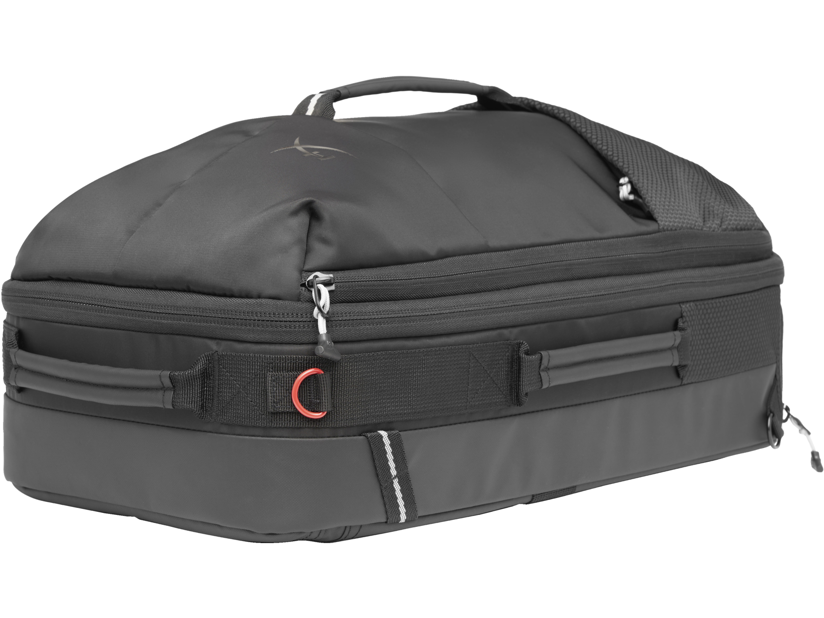 Borsa da viaggio nera con logo di squalo e manici multipli. Ha cerniere e un anello a D rosso.