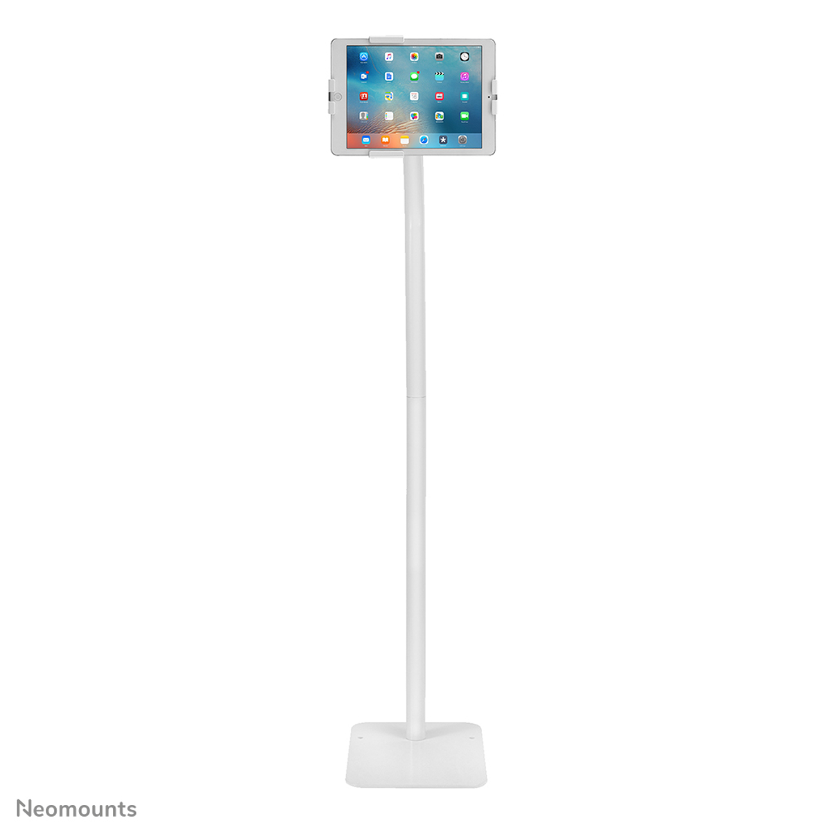 Un supporto per tablet bianco con un tablet che mostra app, su sfondo bianco.