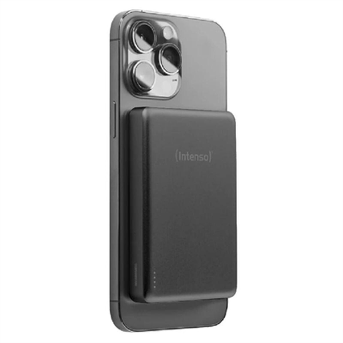 Ein schwarzes Smartphone mit einer Powerbank am Rücken. Die Powerbank trägt das Intenso-Logo.