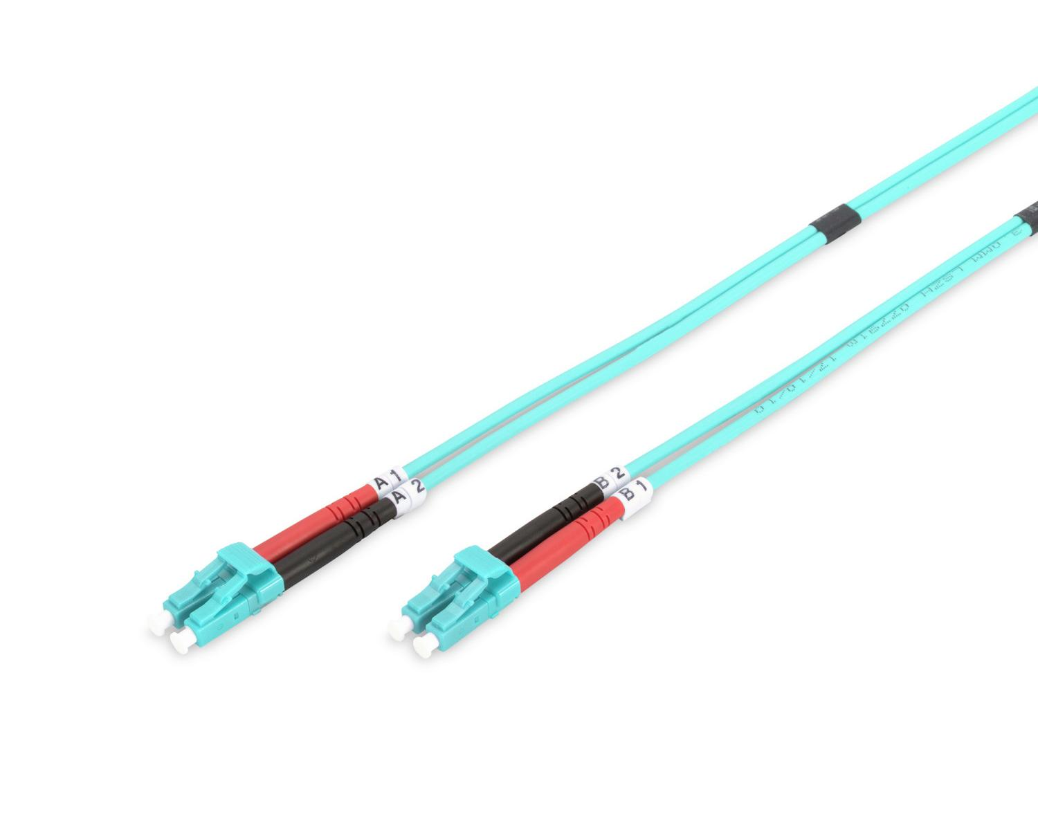 LC konektörlü iki turkuaz fiber optik kablo, A1/A2 ve B1/B2 etiketli.