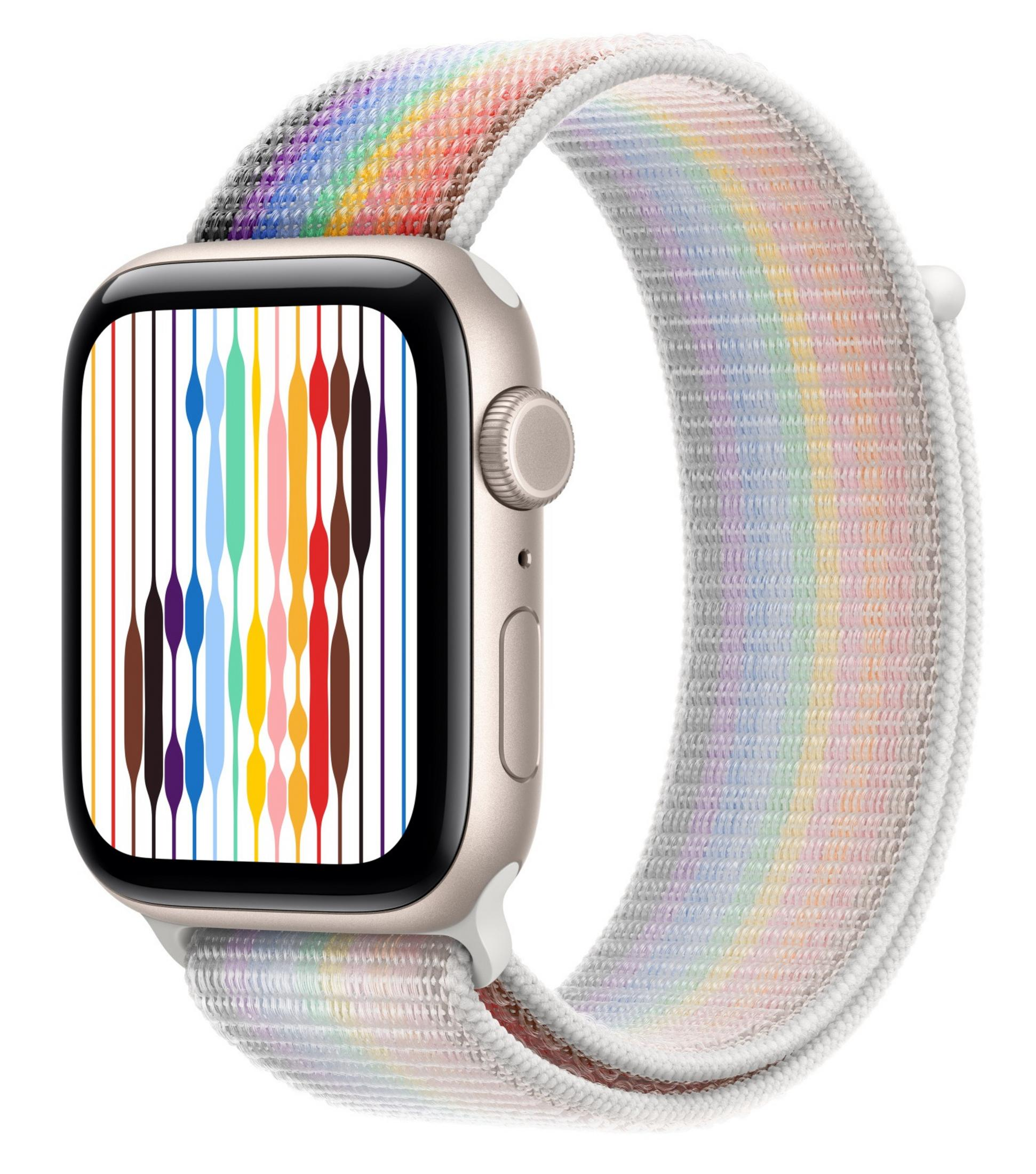 Apple Watch dorato con cinturino bianco a righe arcobaleno.