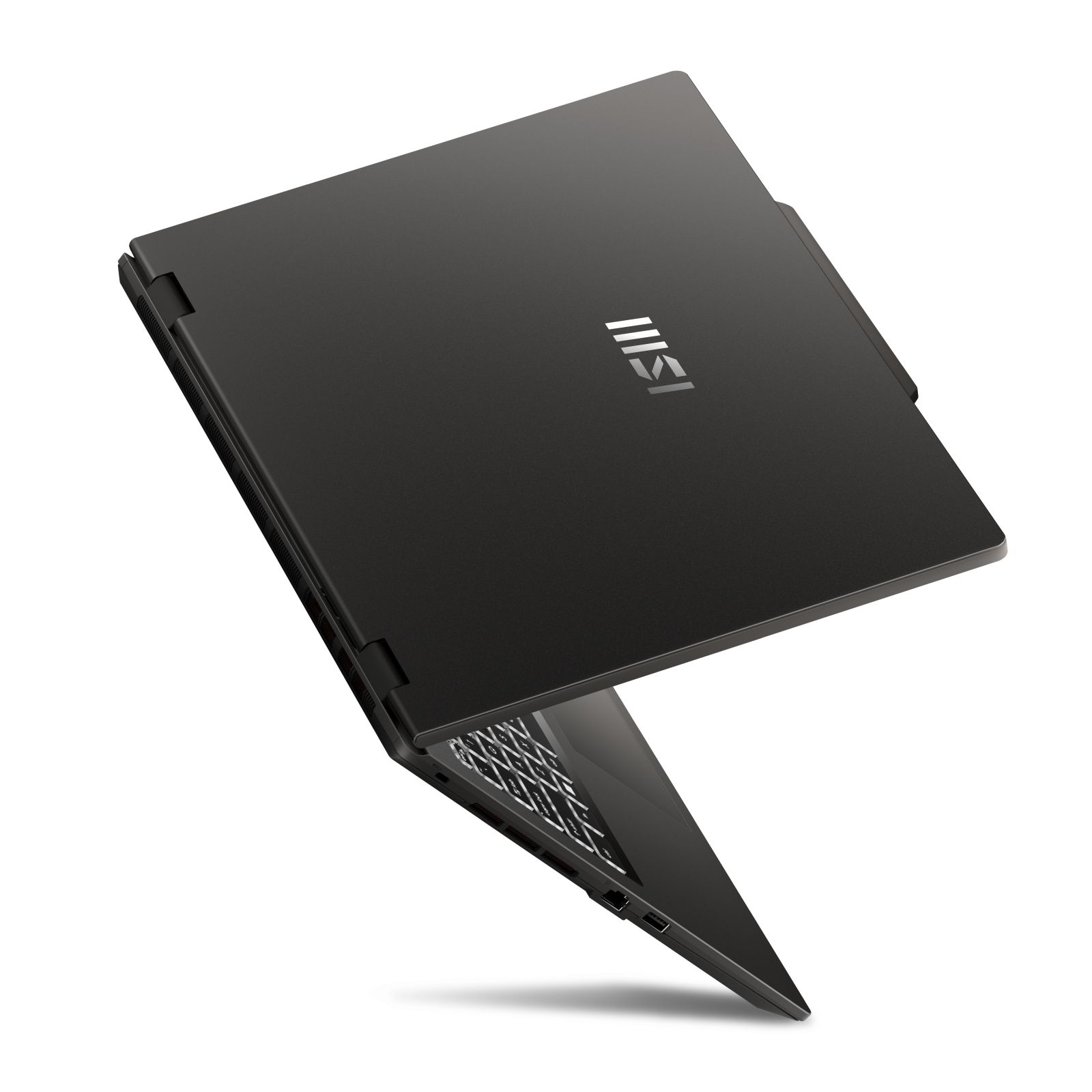 Otwarty czarny laptop z logo MSI na pokrywie.