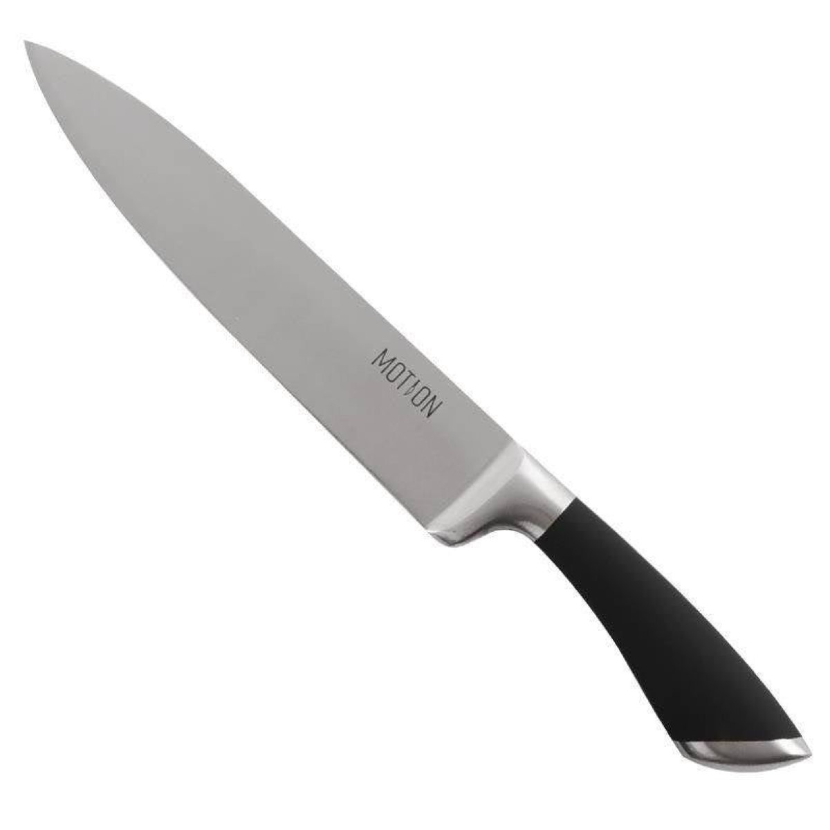 Un cuchillo de chef plateado con mango negro y la palabra MOTION en la hoja.