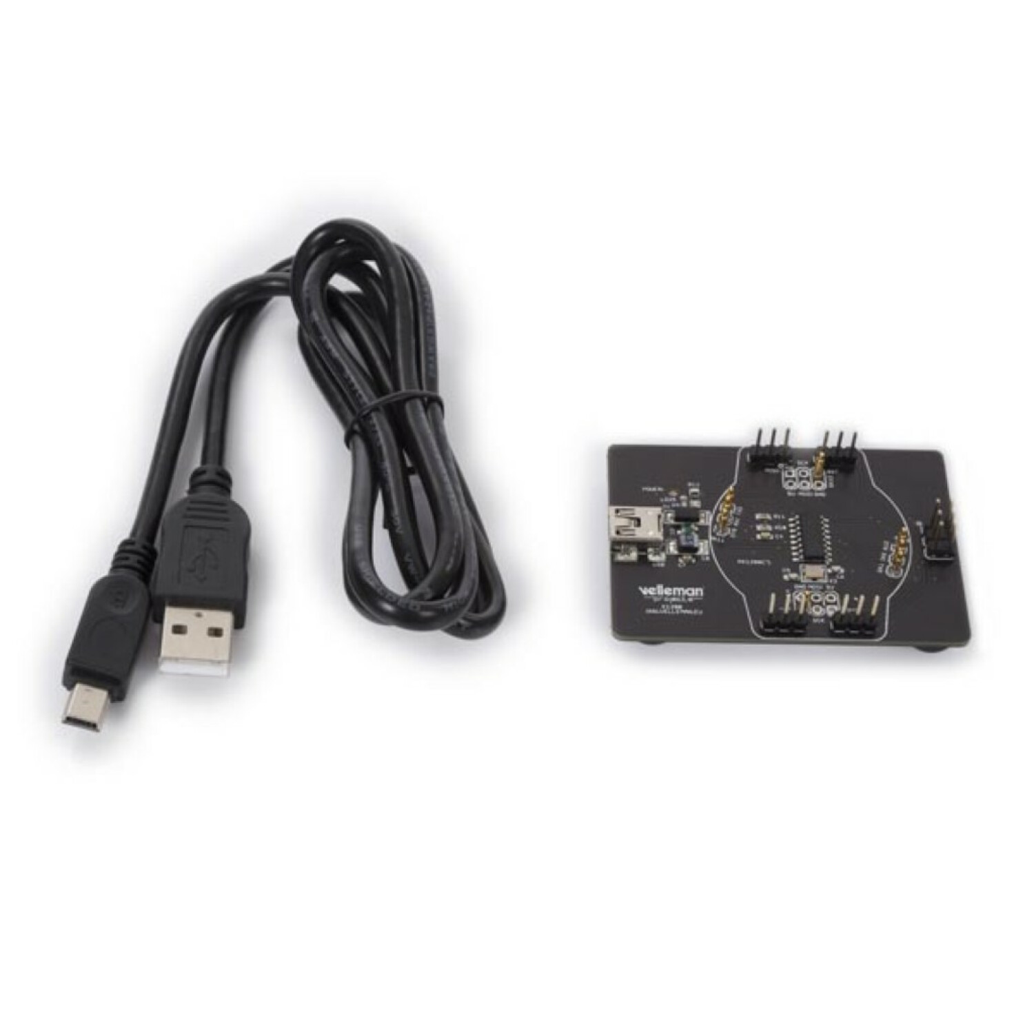 Ein schwarzes USB-Kabel mit Micro-USB- und USB-A-Anschlüssen und eine schwarze Leiterplatte.