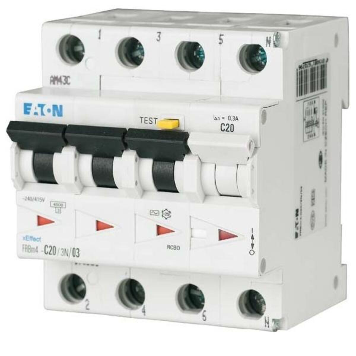 Interruttore automatico Eaton RCBO bianco con interruttori neri e pulsante di test giallo. Etichettato C20.