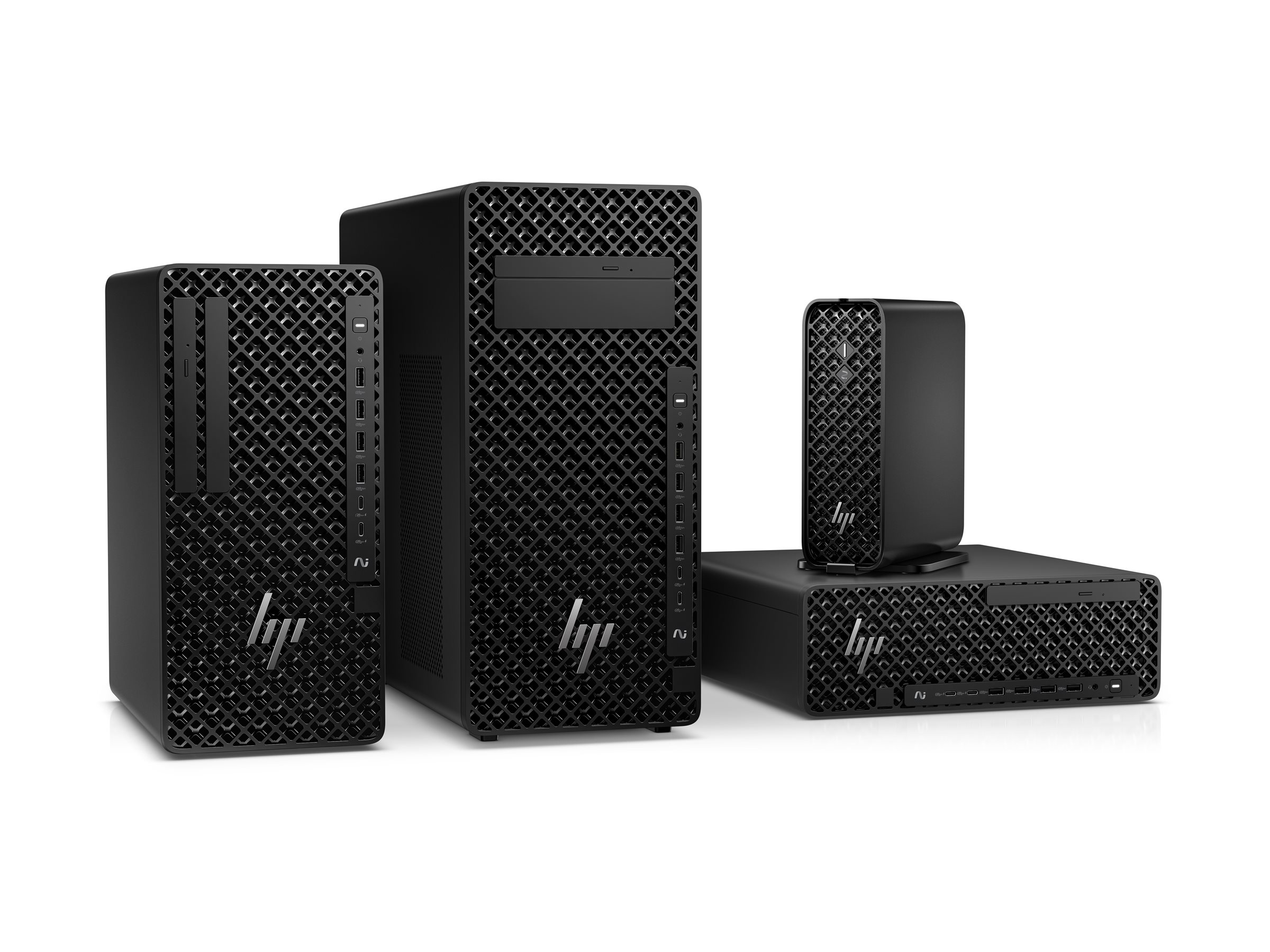 Quattro tower nere HP di varie dimensioni con frontale a rete.
