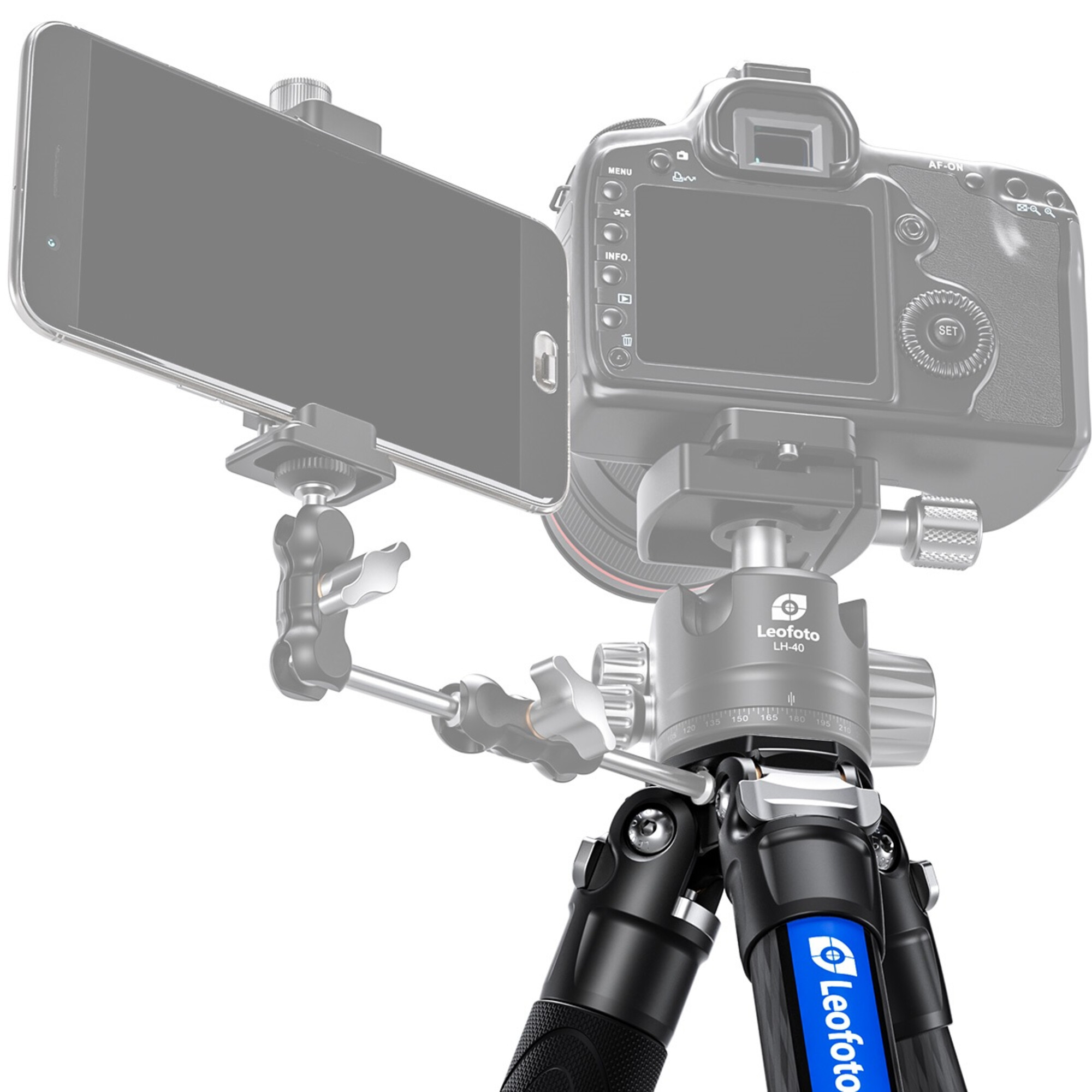 Ein Smartphone und eine DSLR-Kamera sind auf einem Leofoto-Stativ montiert.