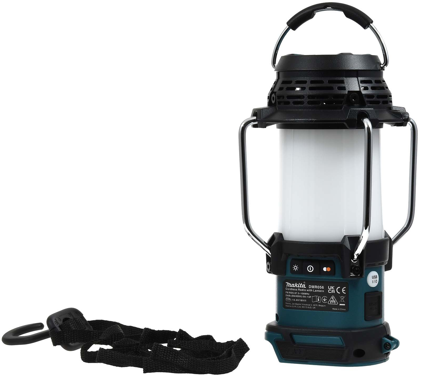 Une radio sans fil Makita DMR056 avec lanterne sur fond blanc. Une sangle noire est à gauche.