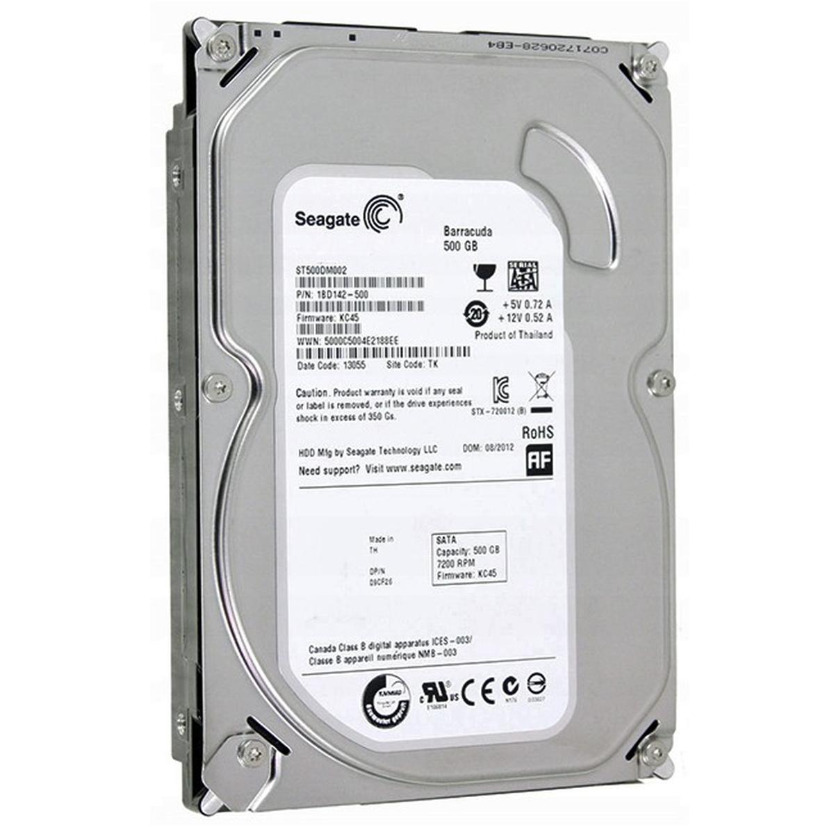 Un hard disk interno Seagate Barracuda da 500 GB con etichette che mostrano modello, capacità e specifiche.