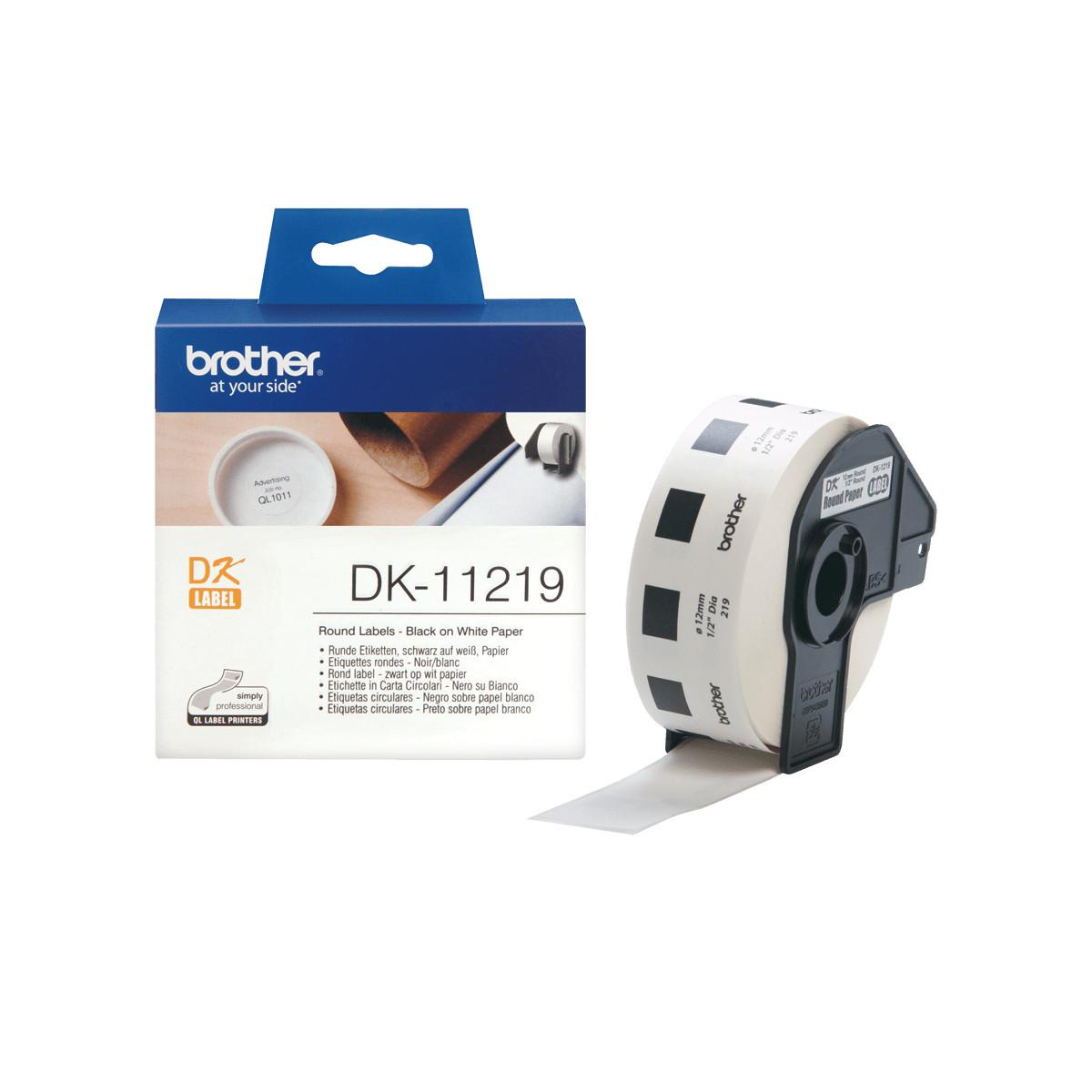 Etichette rotonde Brother DK-11219 nero su bianco, con confezione.