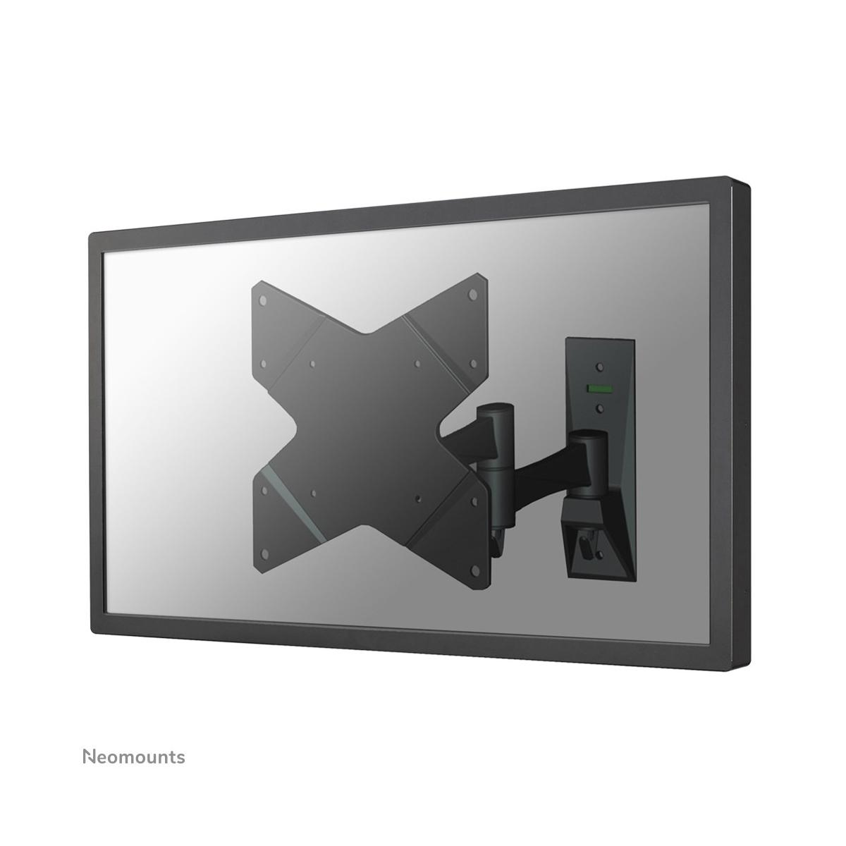 Un supporto da parete TV nero è attaccato a una TV a schermo piatto con cornice argento.