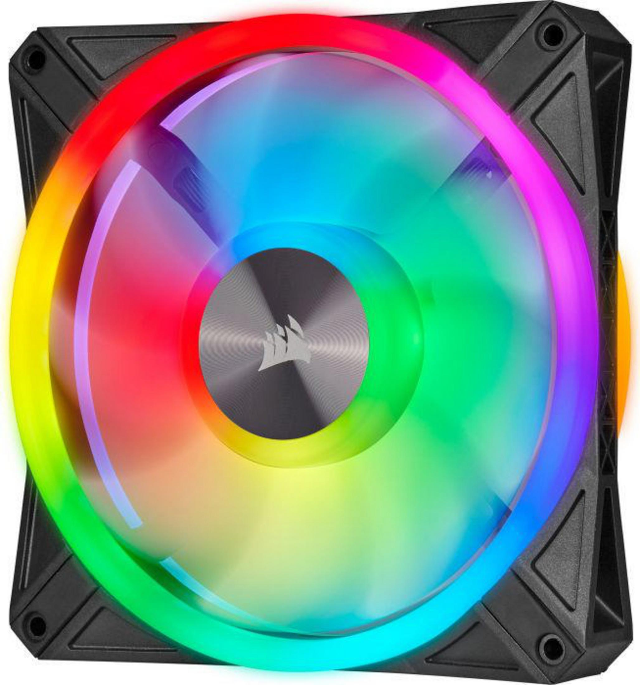 Czarny wentylator komputerowy z kolorowym podświetleniem RGB na łopatkach i ramie.