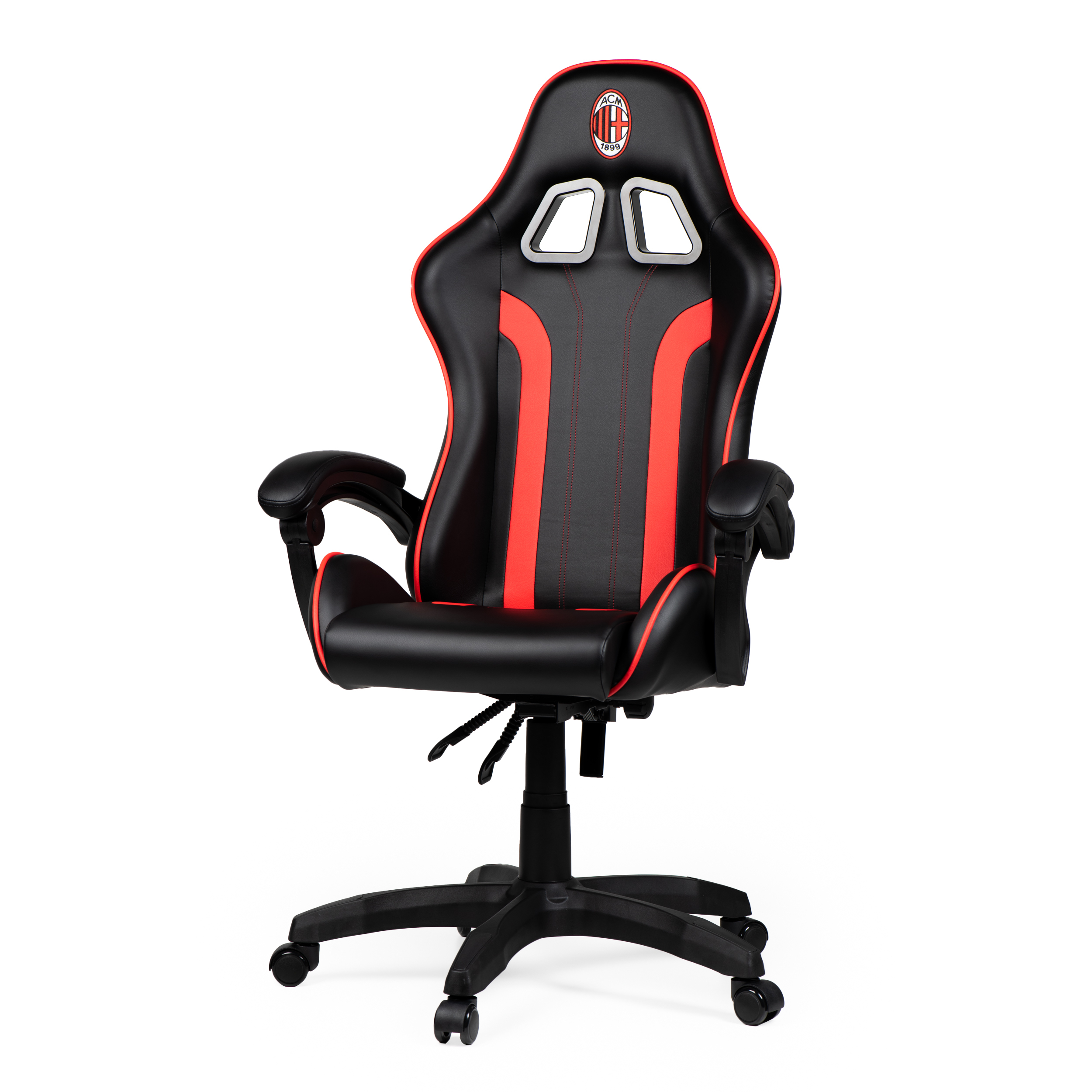Una sedia da gaming nera con accenti rossi e il logo AC Milan sul poggiatesta.
