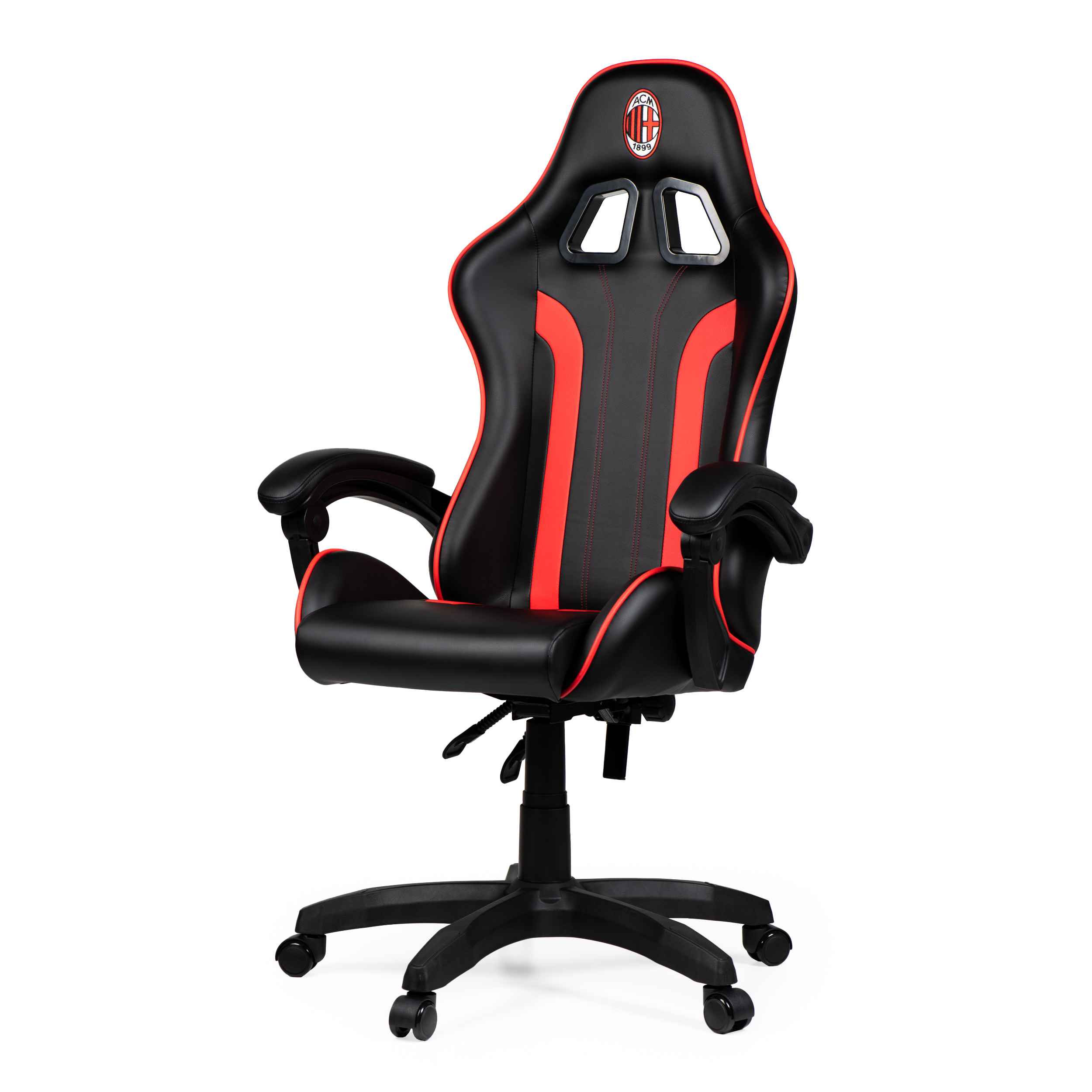 Una sedia da gaming nera e rossa con il logo AC Milan sul poggiatesta.