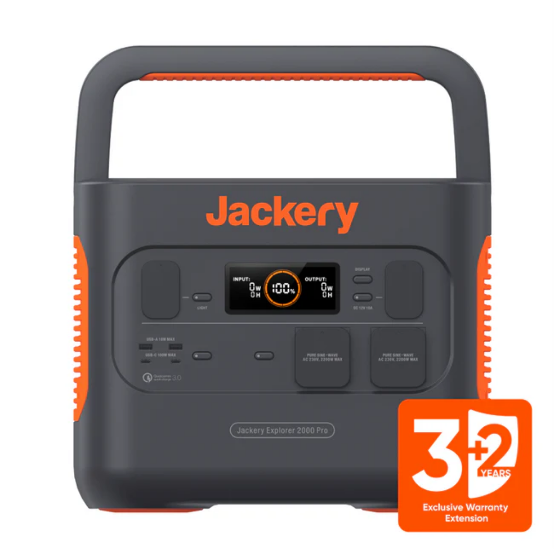 Jackery Explorer 2000 Pro Powerstation mit 100% Akku, Anschlüssen und 3+2 Jahren Garantie.