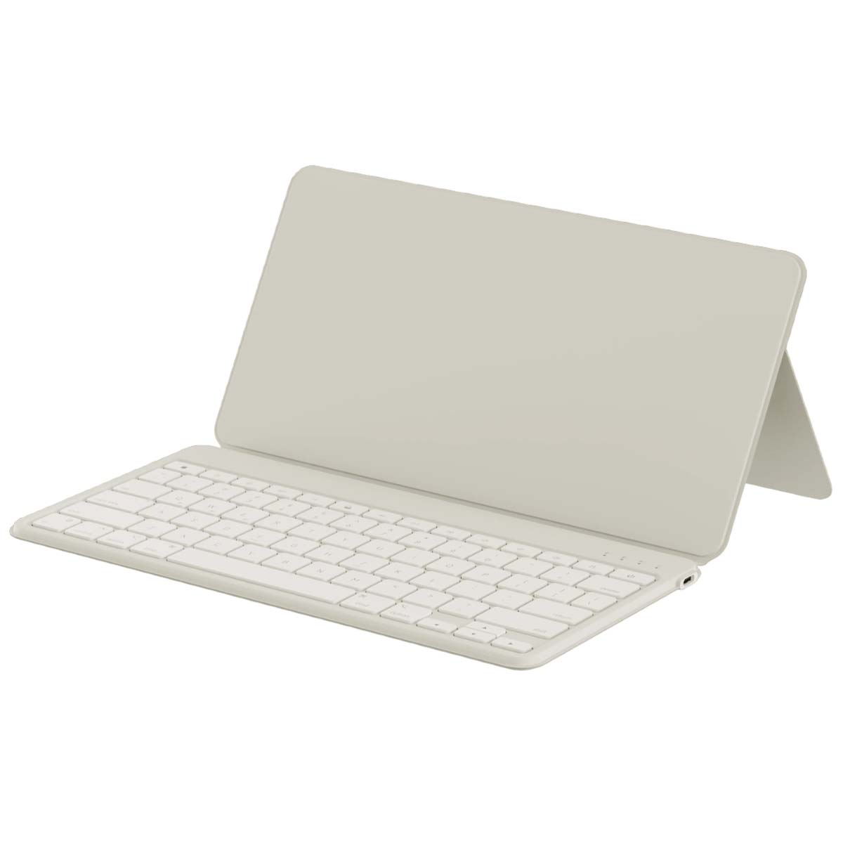 Jasnobordżowa okładka tabletu z dołączoną klawiaturą stoi pod kątem na białym tle.
