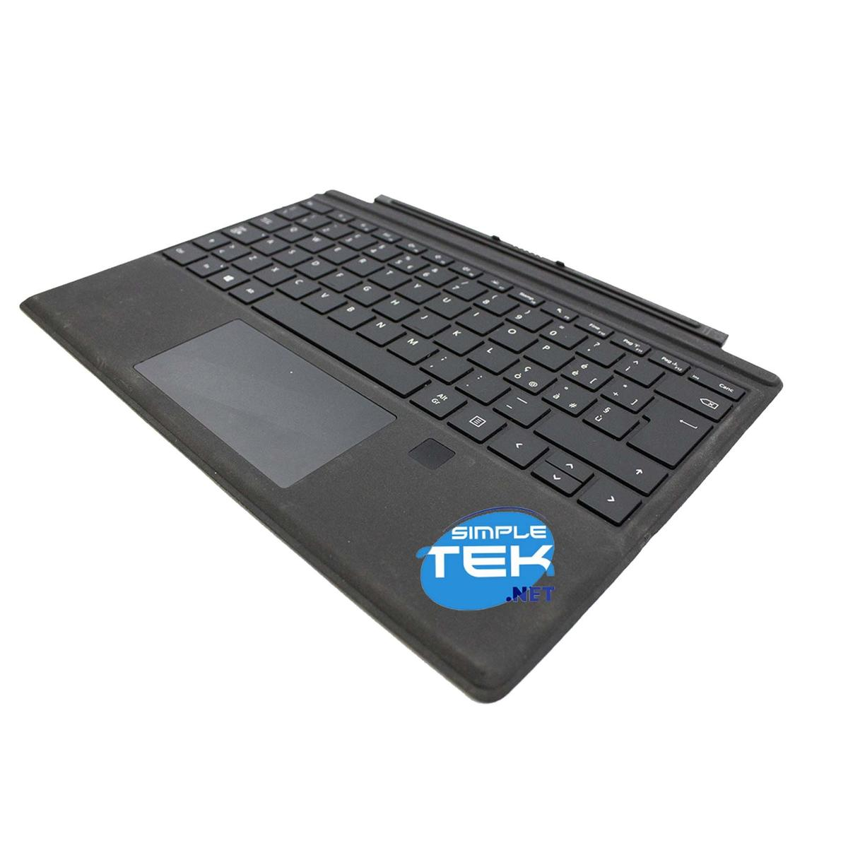 Una cover tastiera nera con trackpad e tasti, con logo 'Simple Tek .Net'.